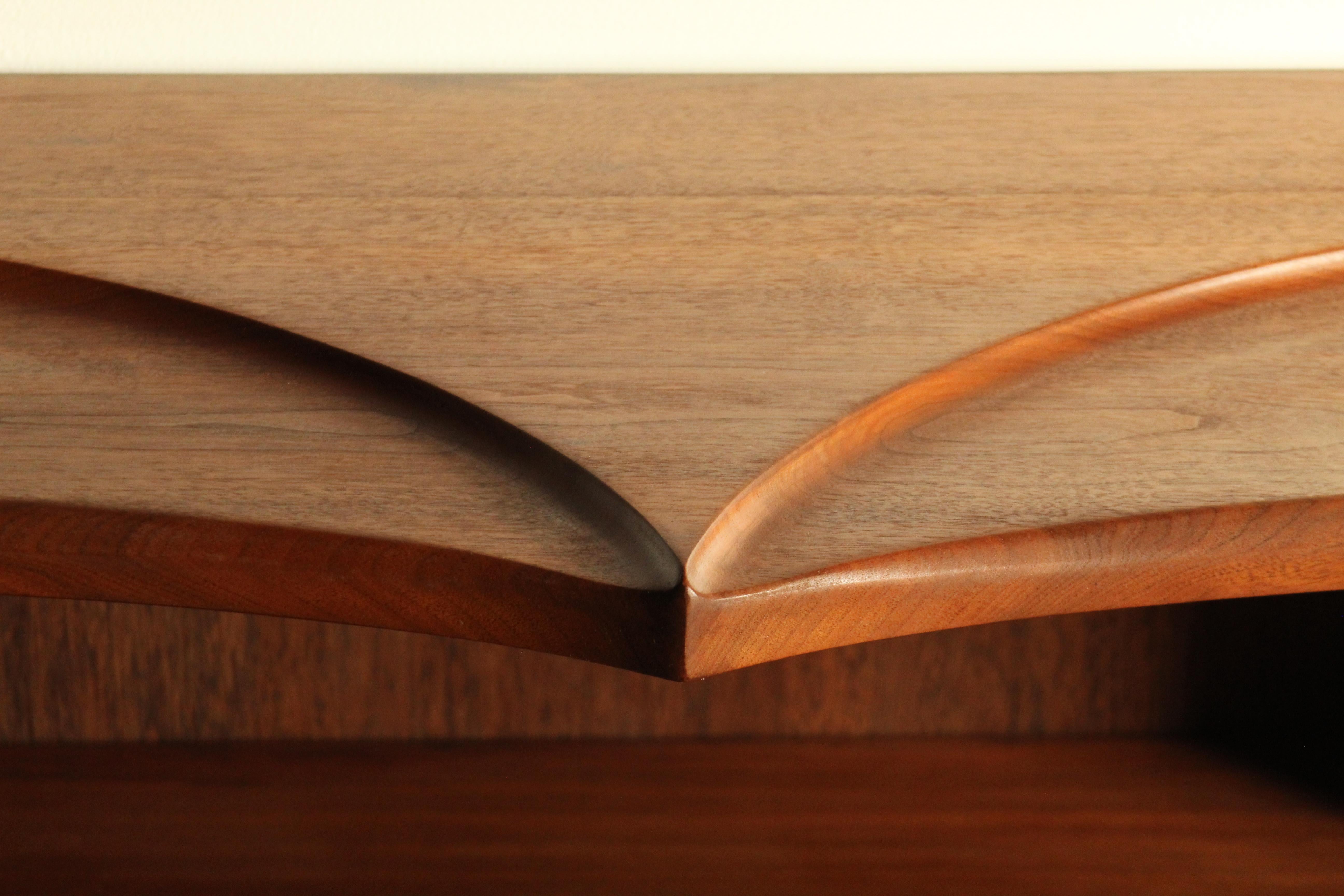 Paul Sisko Credenza da parete Studio in noce e acciaio, 1973 in vendita 13