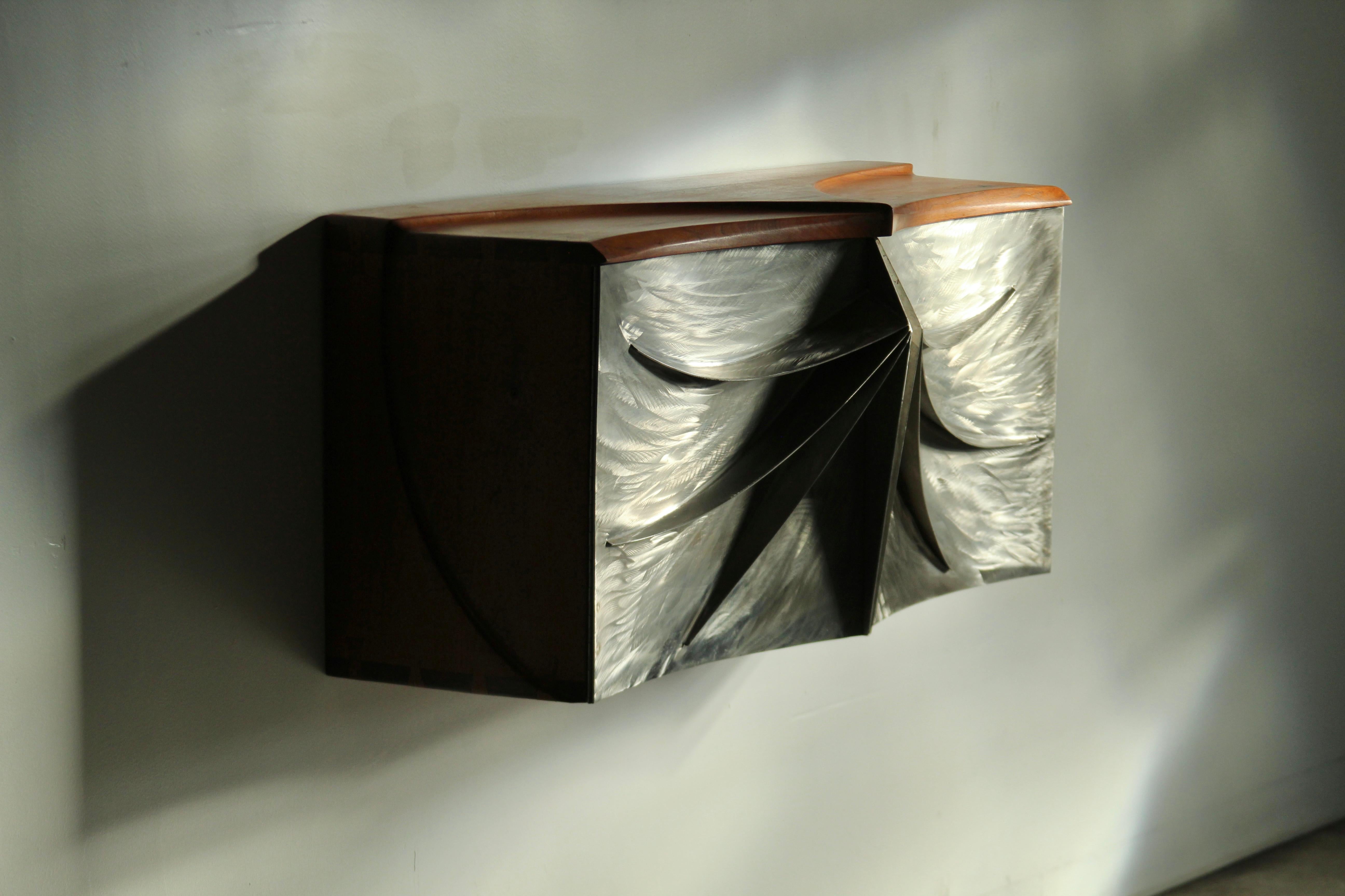 Organico moderno Paul Sisko Credenza da parete Studio in noce e acciaio, 1973 in vendita
