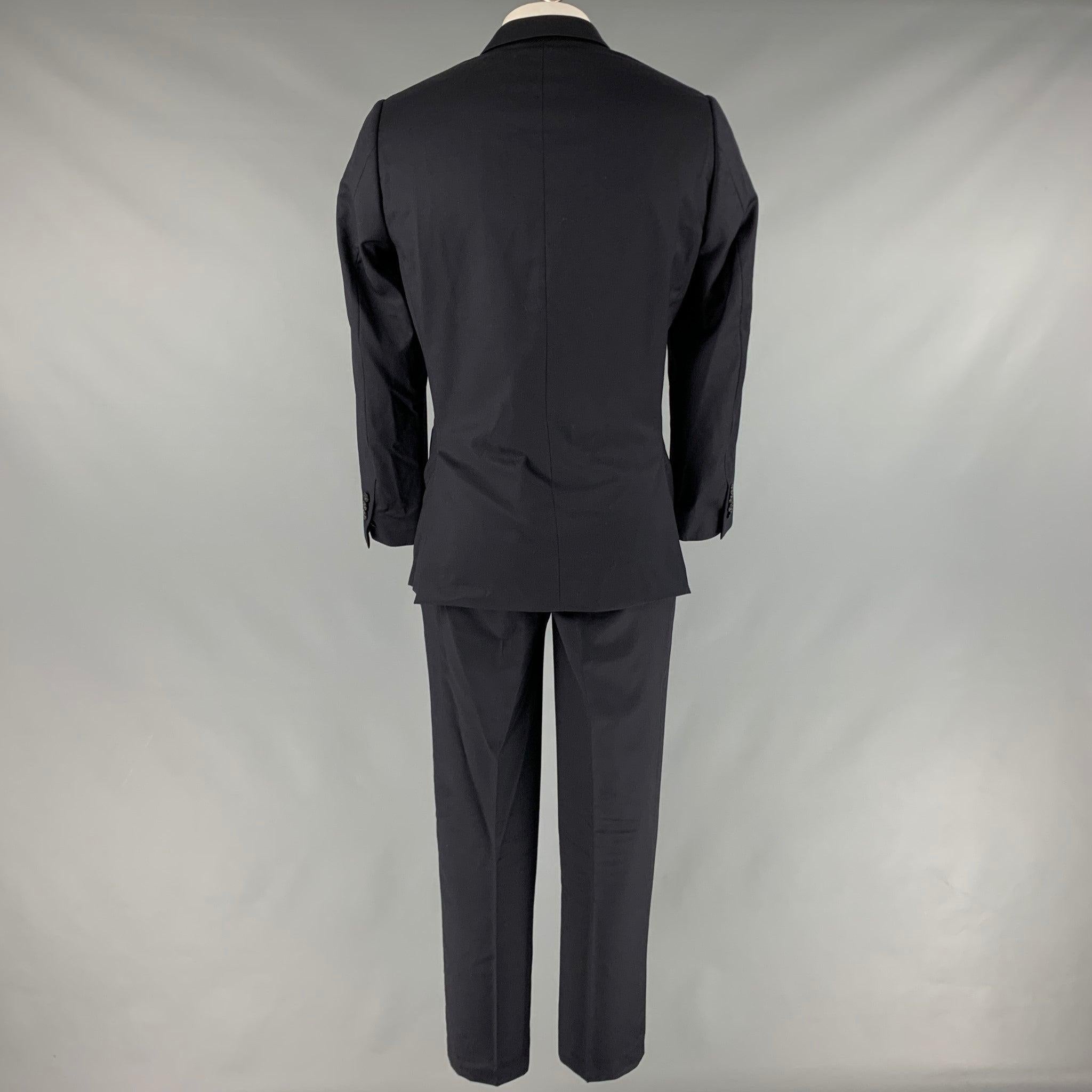 PAUL SMITH Size 42 Navy Wool Cashmere Notch Lapel Suit In Good Condition For Sale In San Francisco, CA