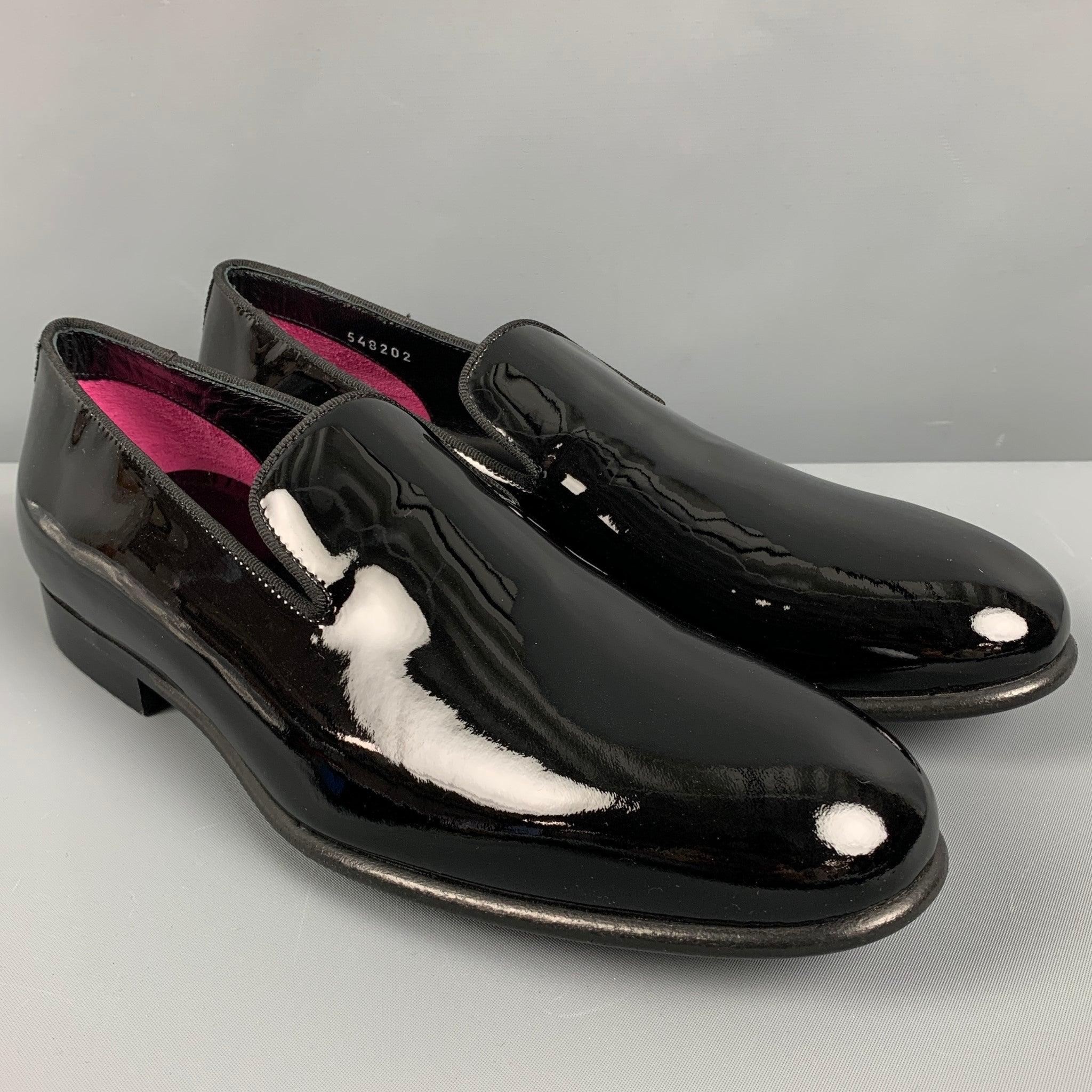 PAUL SMITH loafers
in a black patent leather featuring a slip on style. Comes with box. Made in Italy.New with Box. 

Marked:   548202Outsole:11 inches  x 3.75 inches 
  
  
 
Reference: 127681
Category: Loafers
More Details
    
Brand:  PAUL