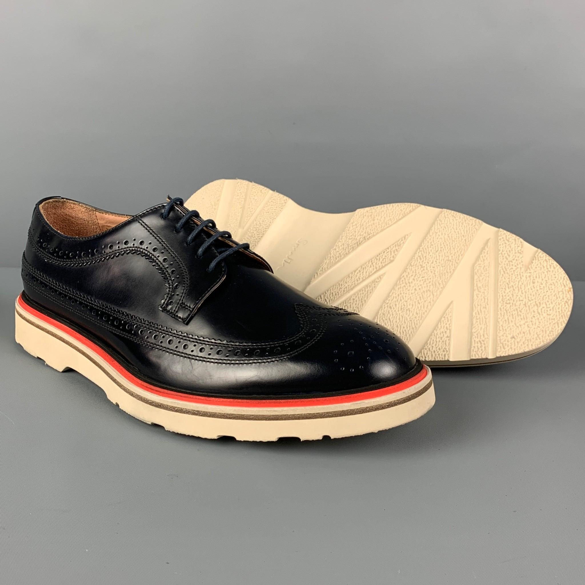 PAUL SMITH Size 7.5 Navy White Perforated Leather Wingtip Lace Up Shoes In Good Condition For Sale In San Francisco, CA