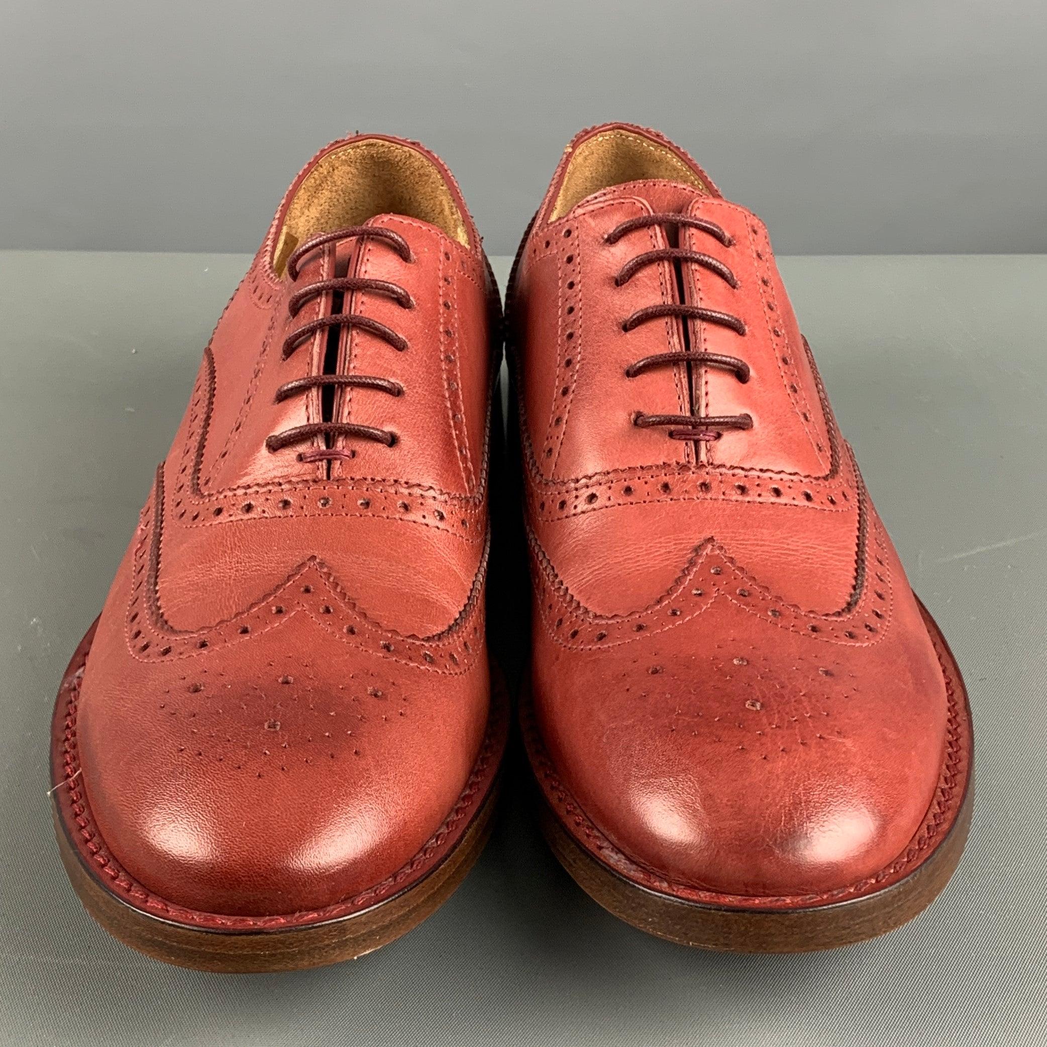 PAUL SMITH Size 8 Brick Perforated Leather Wingtip Lace Up Shoes In Excellent Condition For Sale In San Francisco, CA