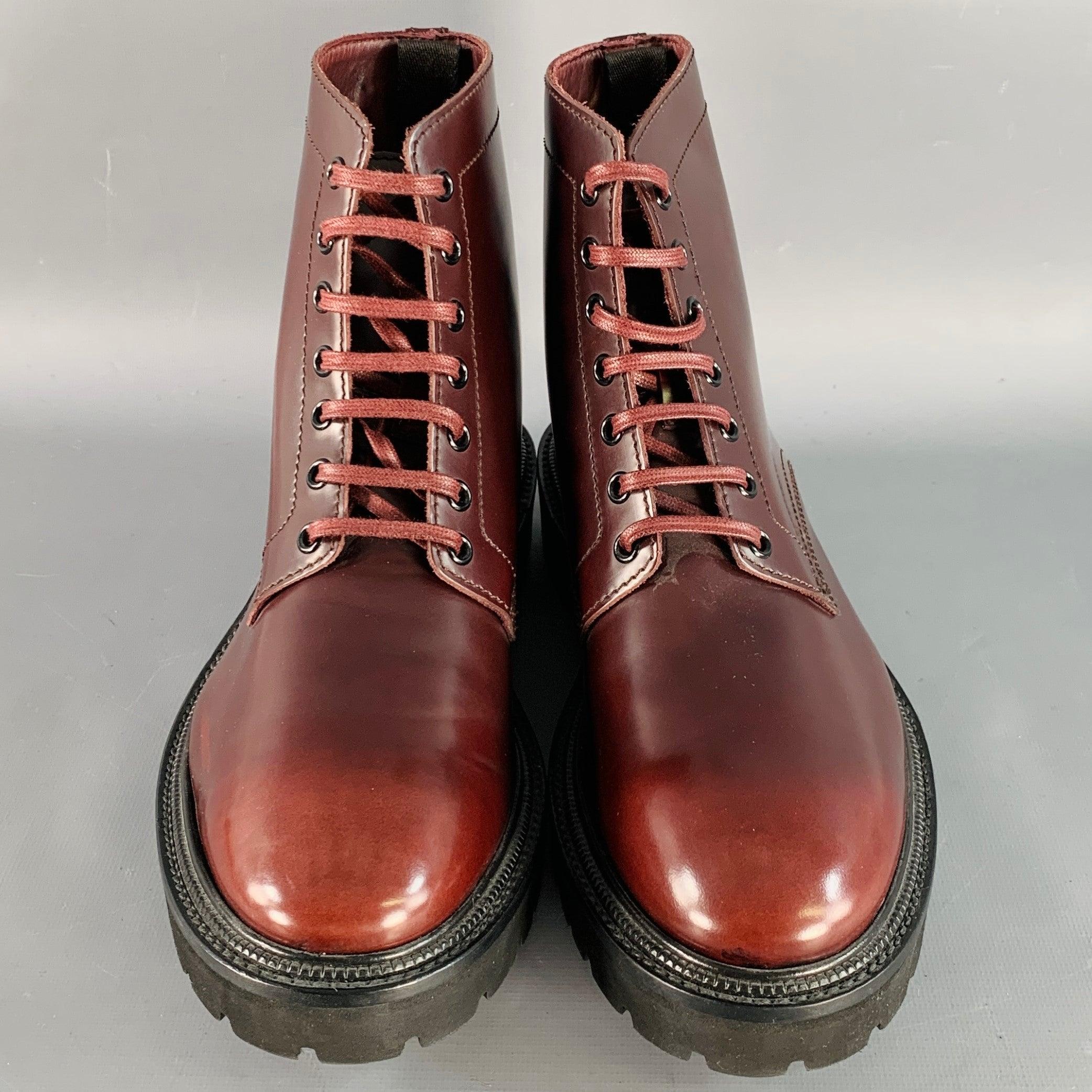 PAUL SMITH Taille 8 Burgundy Leather Tread Sole Lace-Up Ankle Boots Bon état - En vente à San Francisco, CA