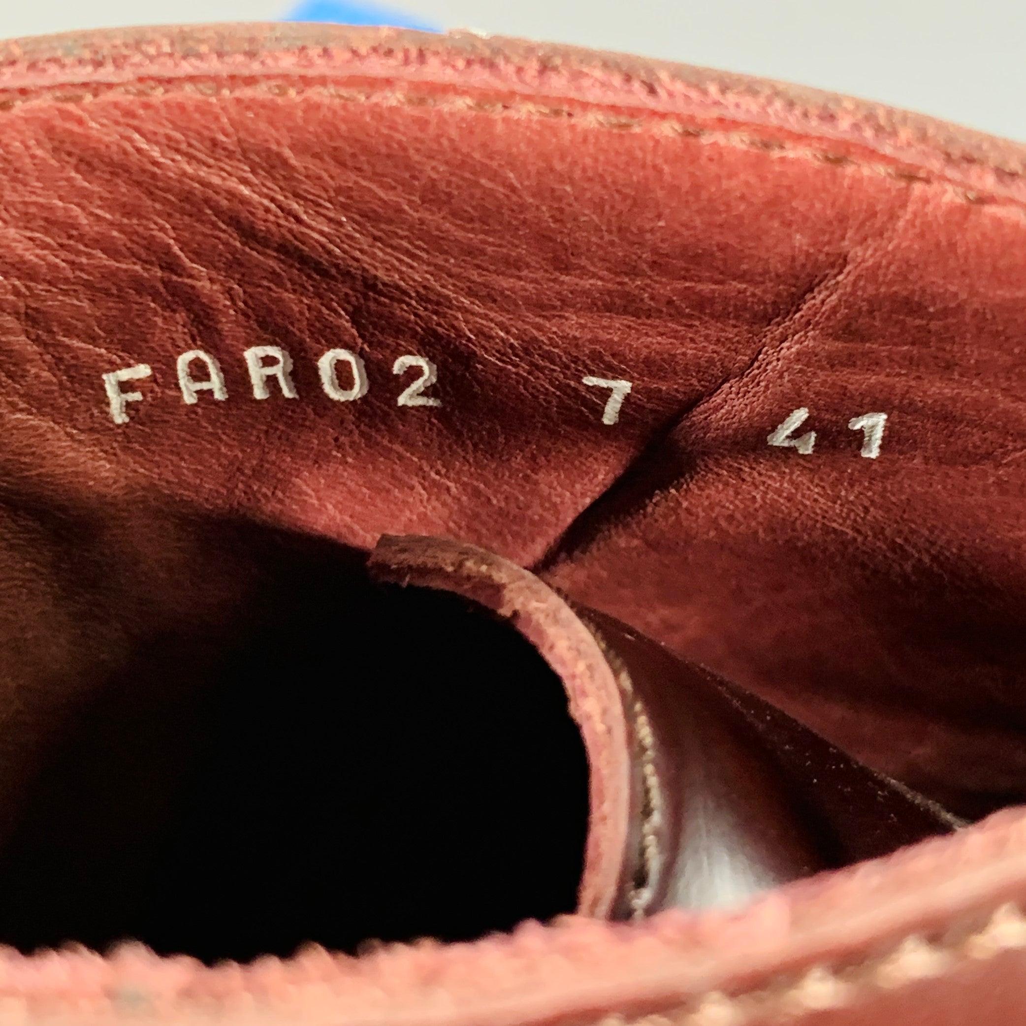 PAUL SMITH Taille 8 Burgundy Leather Tread Sole Lace-Up Ankle Boots en vente 4