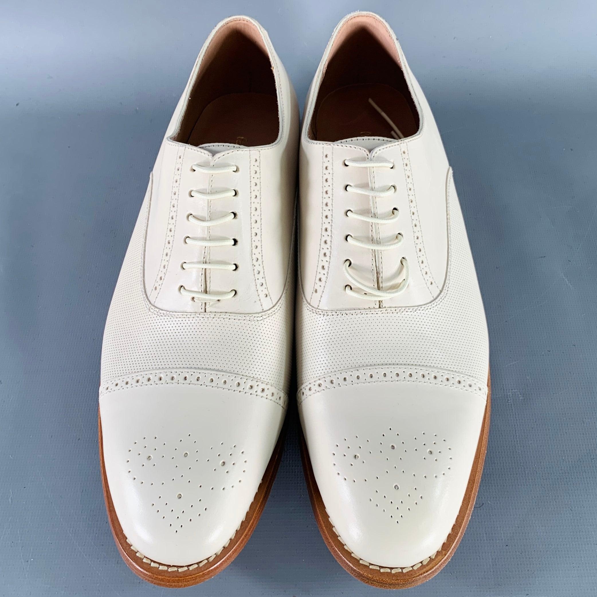 PAUL SMITH Size 8 Cream Perforated Leather Oxford Lace-Up Shoes In Good Condition In San Francisco, CA