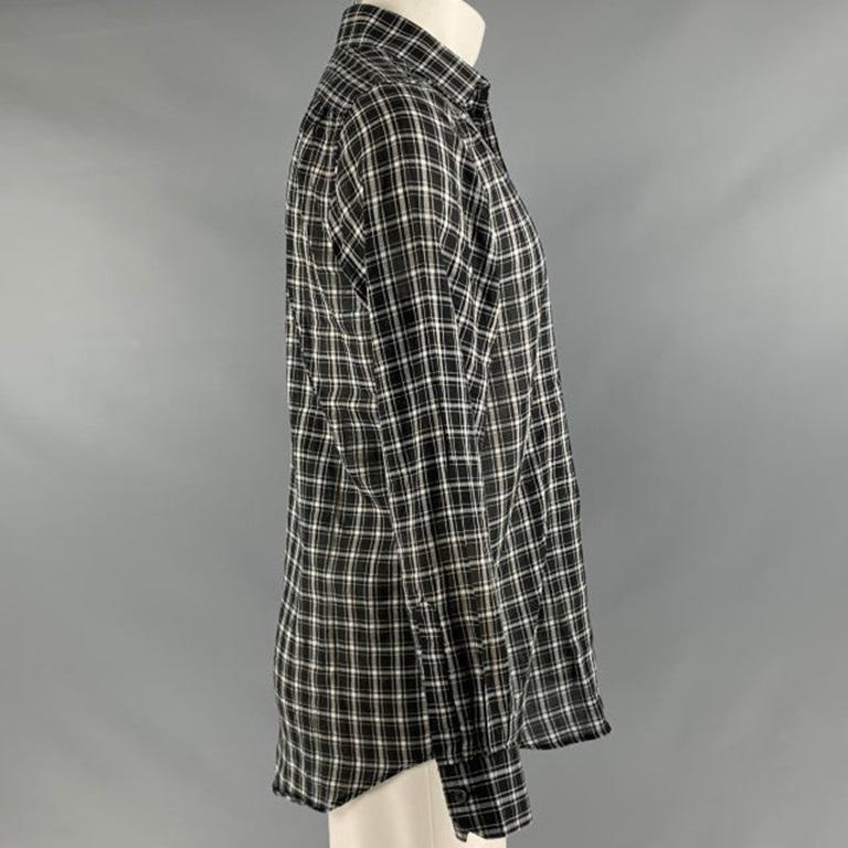 PAUL SMITH long sleeve shirt
in a black and white cotton fabric featuring plaid pattern, slim fit, and button closure. Made in Italy.Excellent Pre-Owned Condition. 

Marked:   15.5