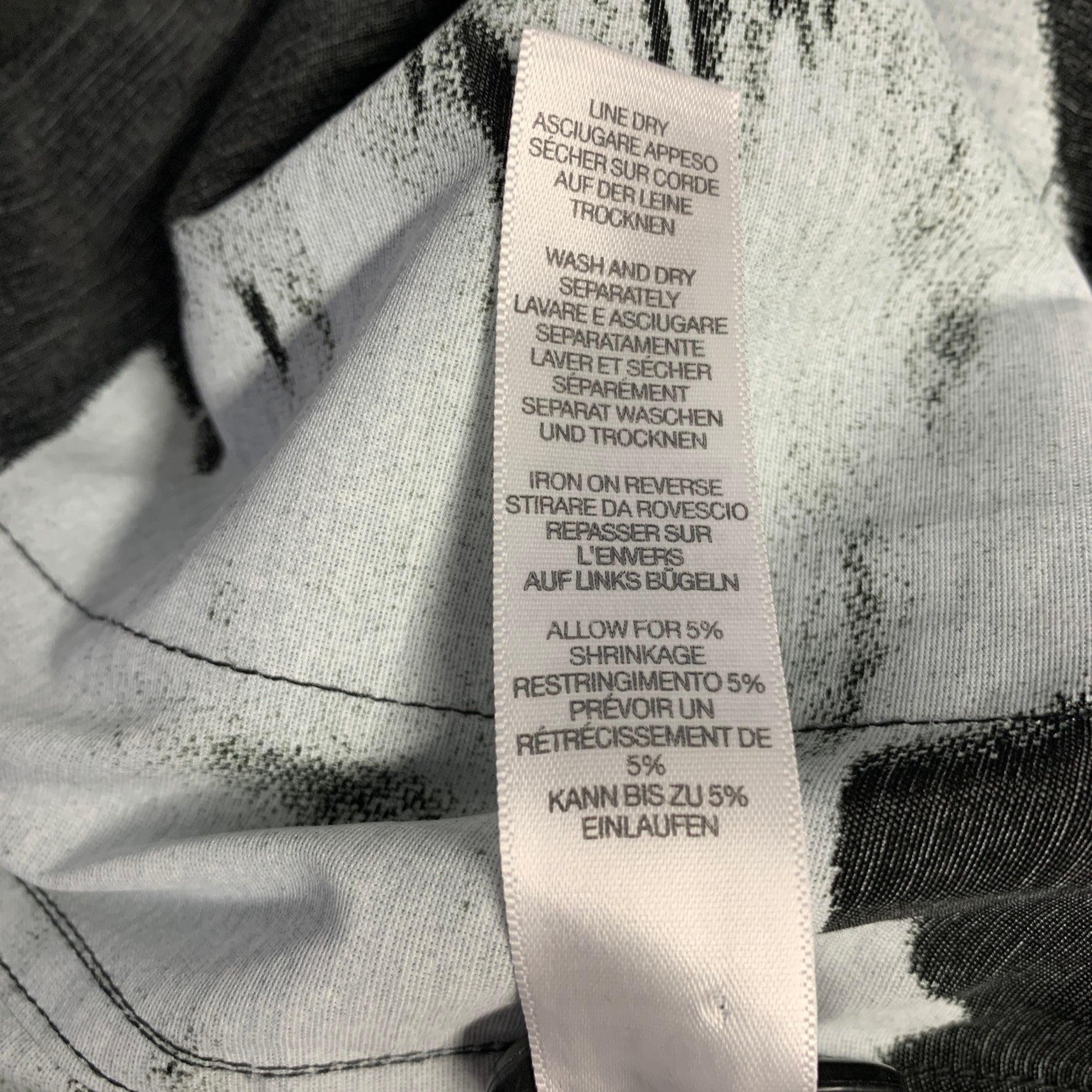 PAUL SMITH - Veste à poches en viscose imprimée noire et blanche, taille S en vente 2