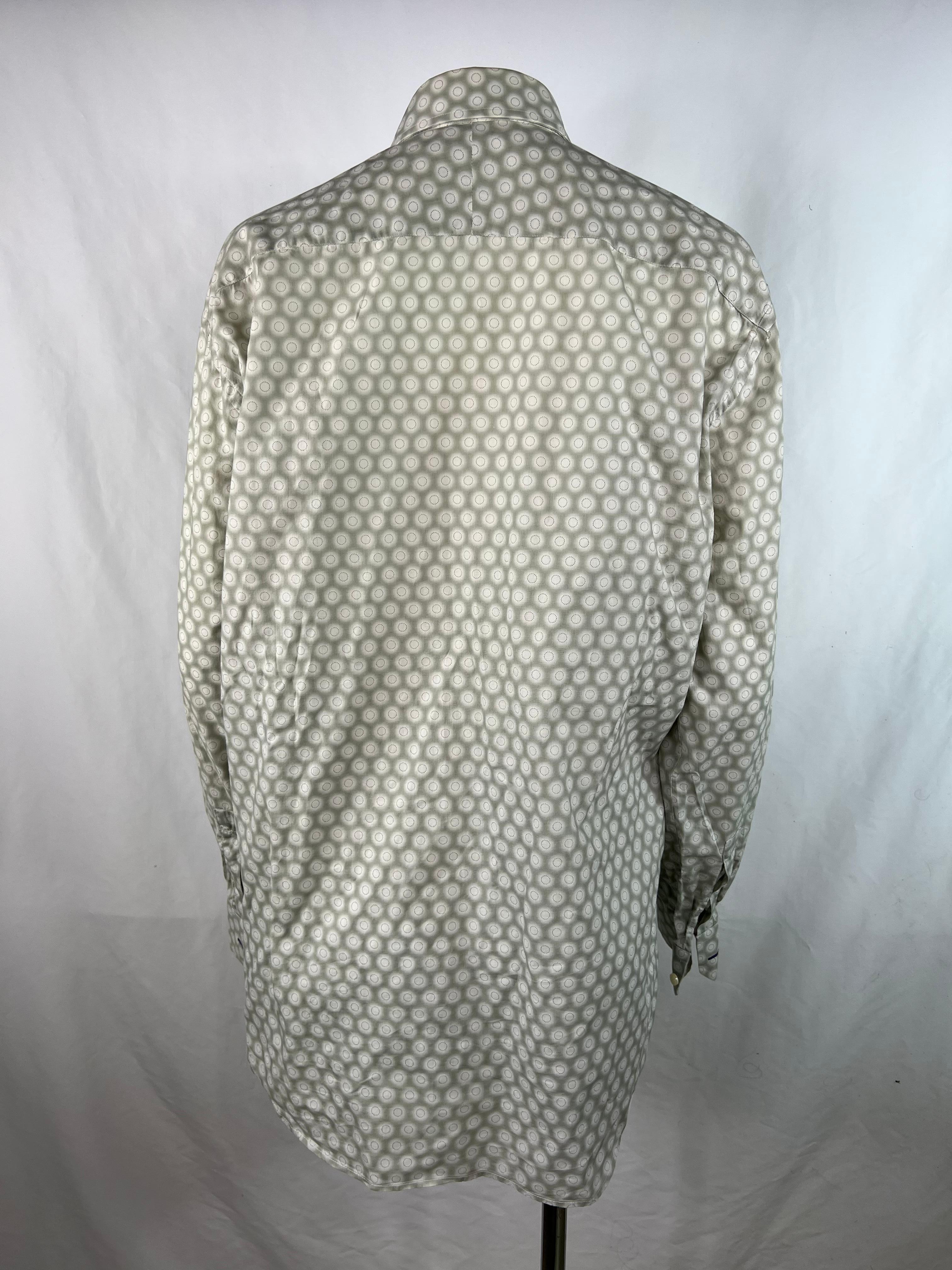 Paul Smith White and Grey Button Down Shirt In Excellent Condition For Sale In Beverly Hills, CA