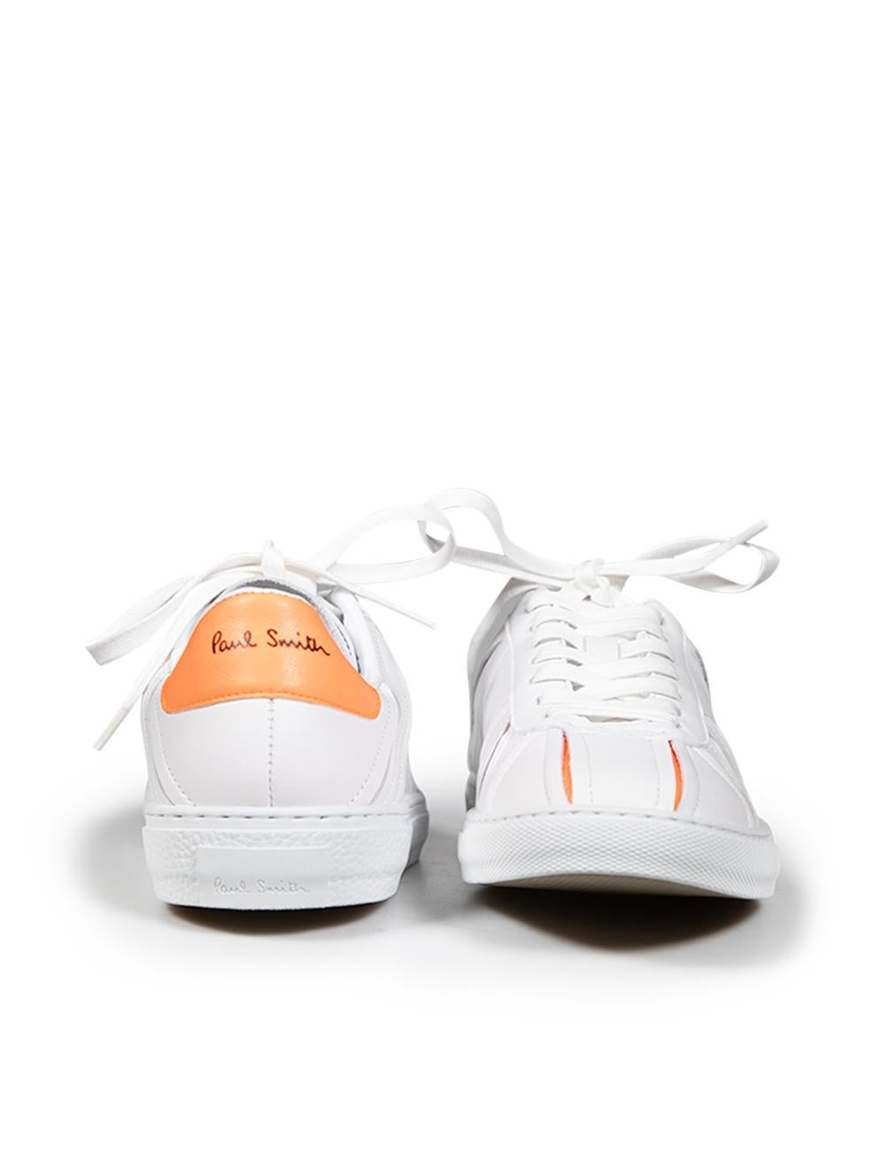 Gris Baskets Levon Paul Smith en cuir blanc, taille IT 37 en vente
