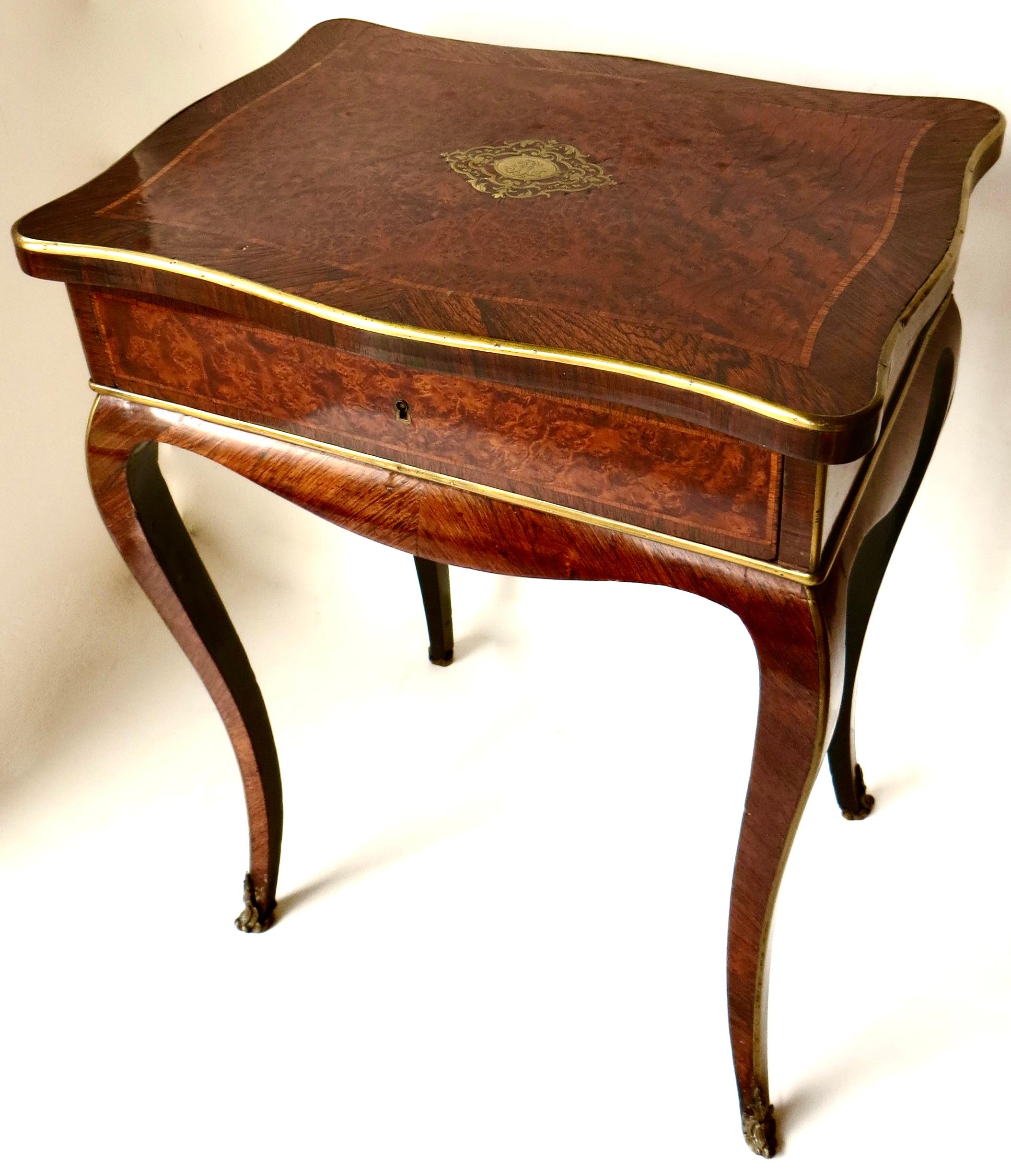 Hand-Crafted Paul Sormani French Dressing Table Amboyna Veneer (Rare). Circa 1870 For Sale