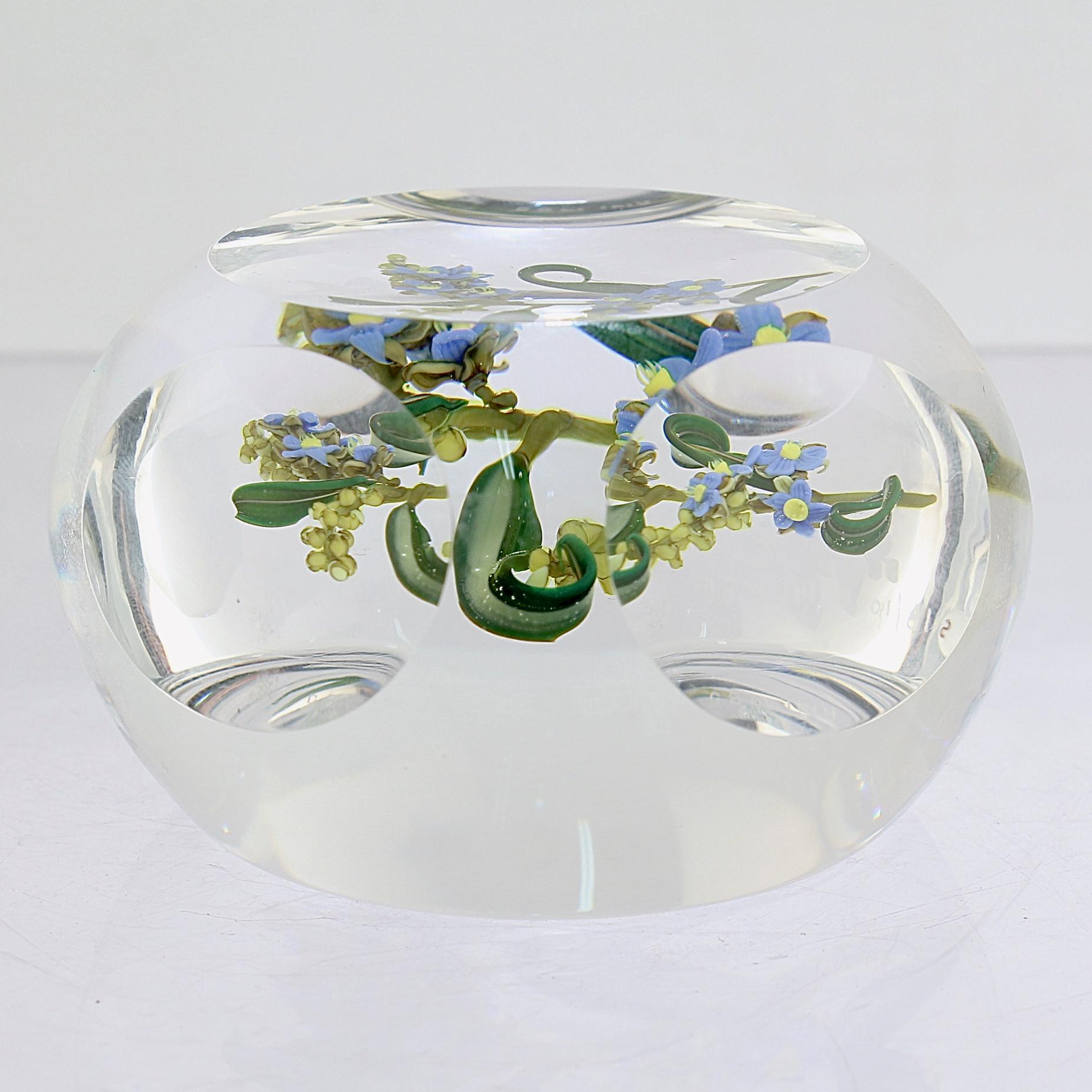 Paul Stankard Faceted Art Glass Paperweight with Lampwork Forget-Me-Not Flowers In Good Condition In Philadelphia, PA