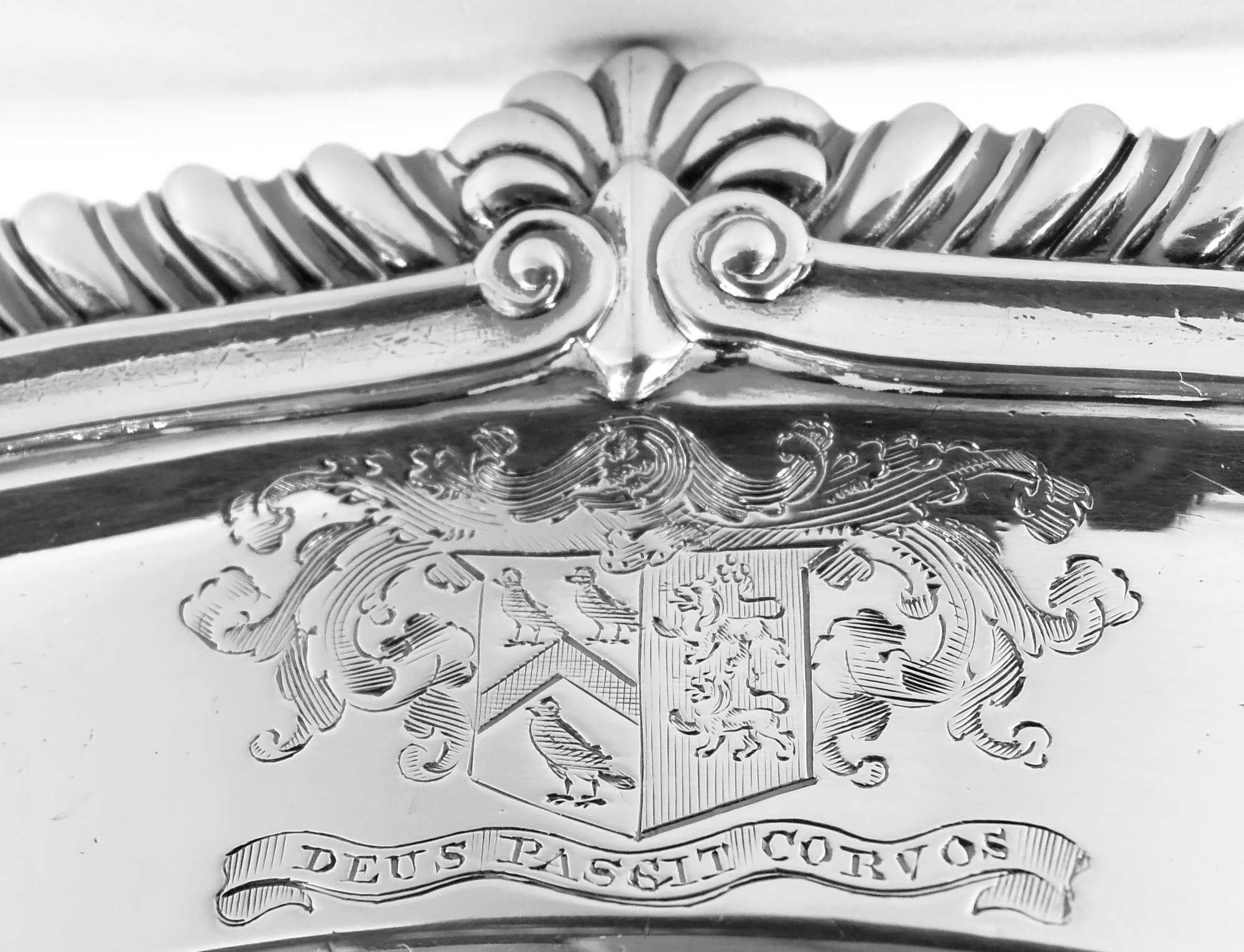 Anglais Paul Storr Georgian Regency Sterling Silver Dinner Plates, 1810 en vente