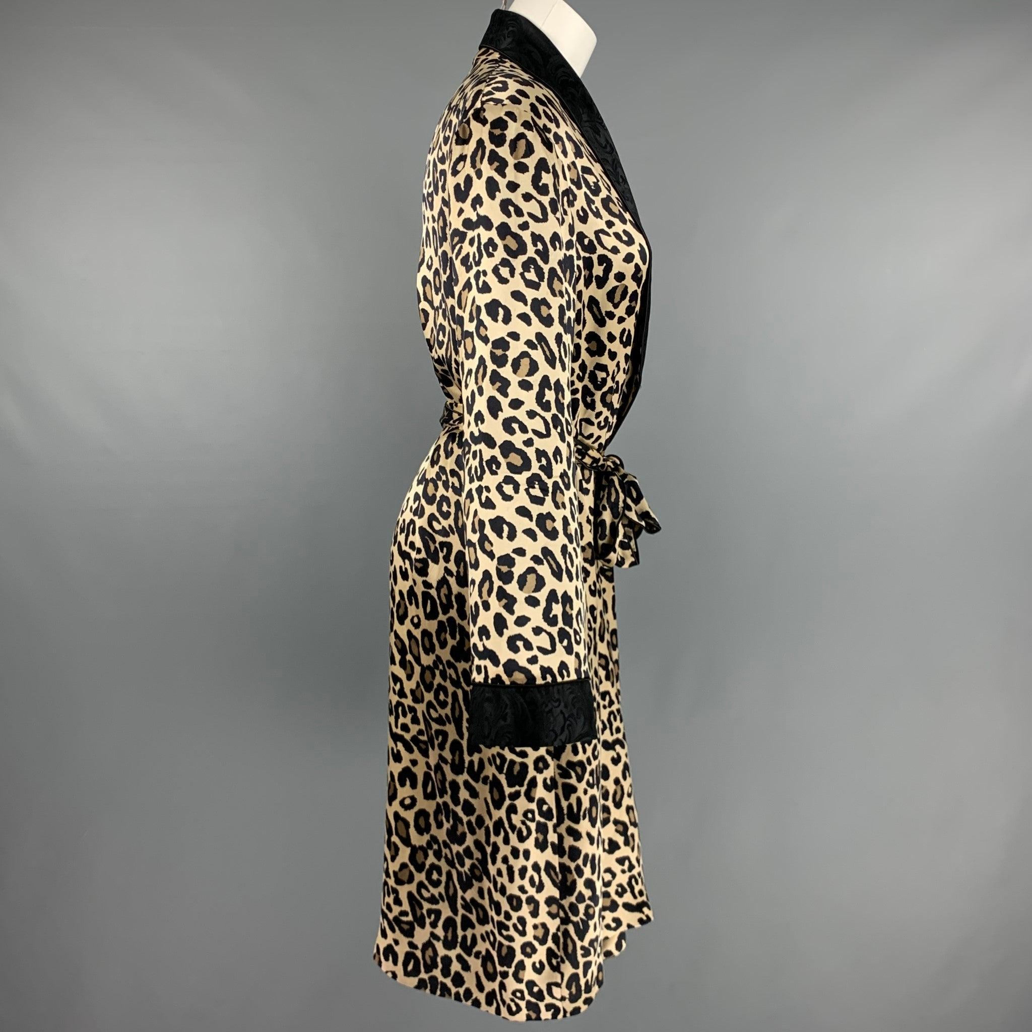 PAUL STUART Size M Black Beige Satin Animal Print Belted Bathrobe In Good Condition For Sale In San Francisco, CA