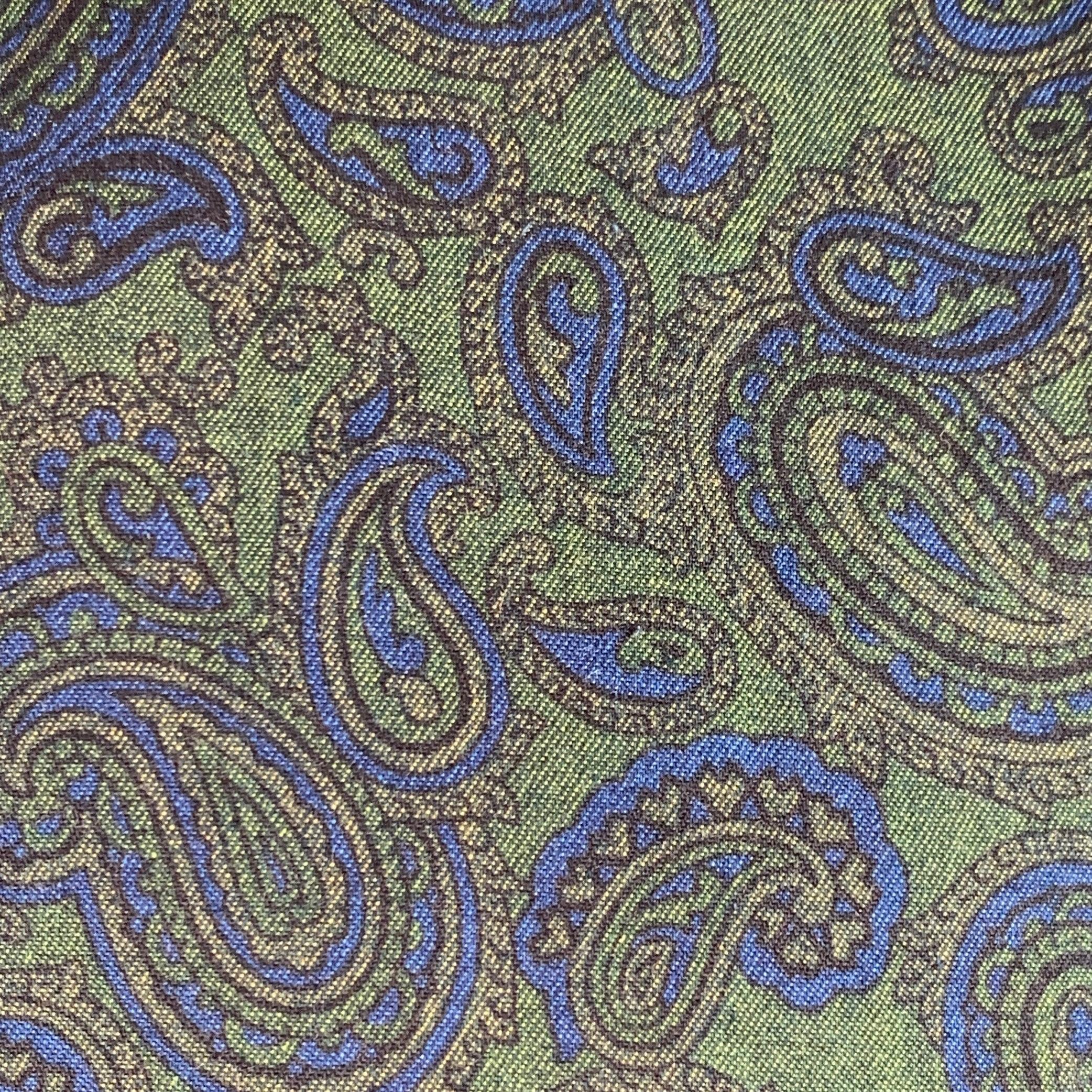PAUL STUART long sleeve shirt
in a green and blue cotton woven fabric featuring a paisley pattern, spread collar, and button closure. Made in Canada.Excellent Pre-Owned Condition. 

Marked:   M 

Measurements: 
 
Shoulder: 17 inches Chest: 44 inches