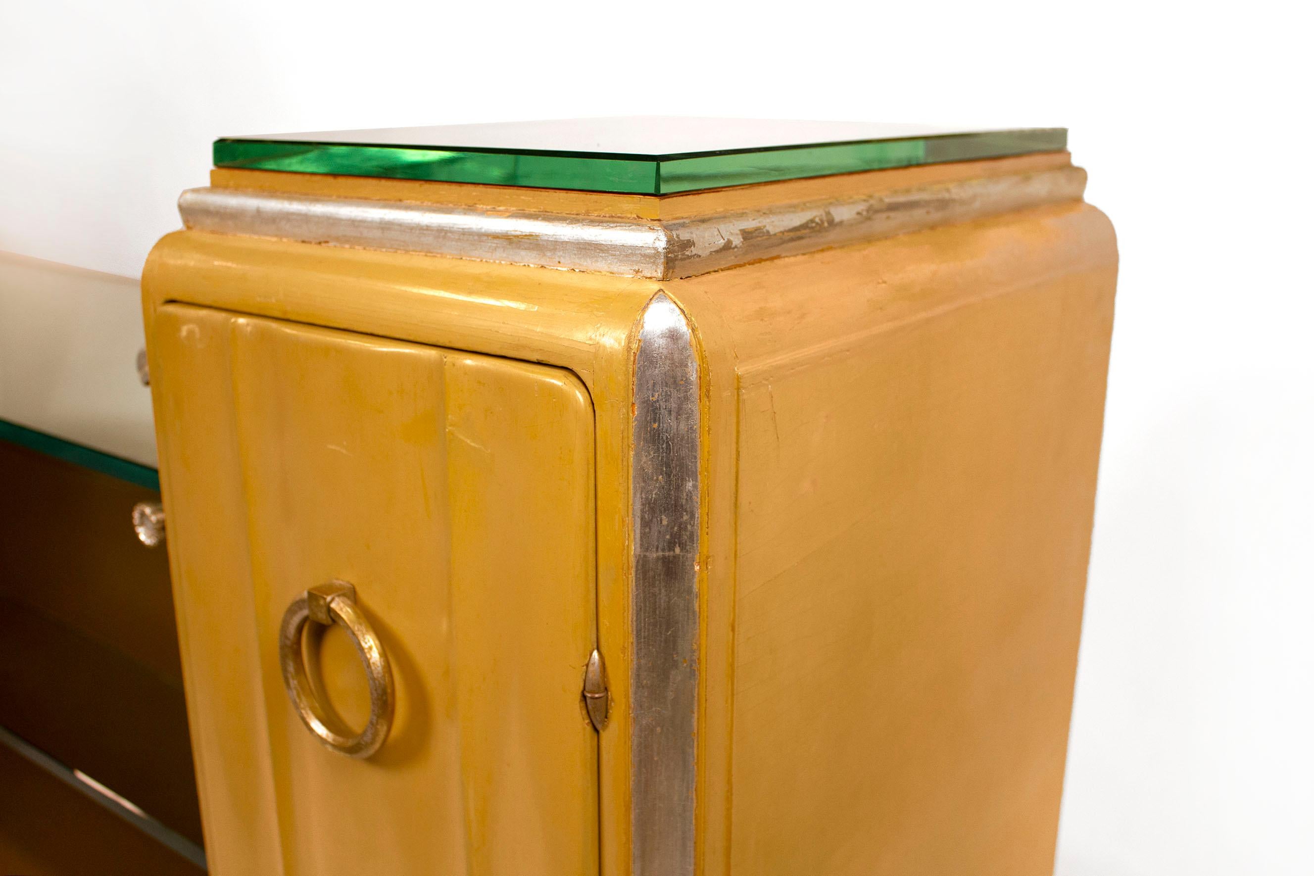 Enfilade gratte-ciel de Paul T. Frankl Galleries Ny Moderne Art Déco, vers 1928 en vente 2