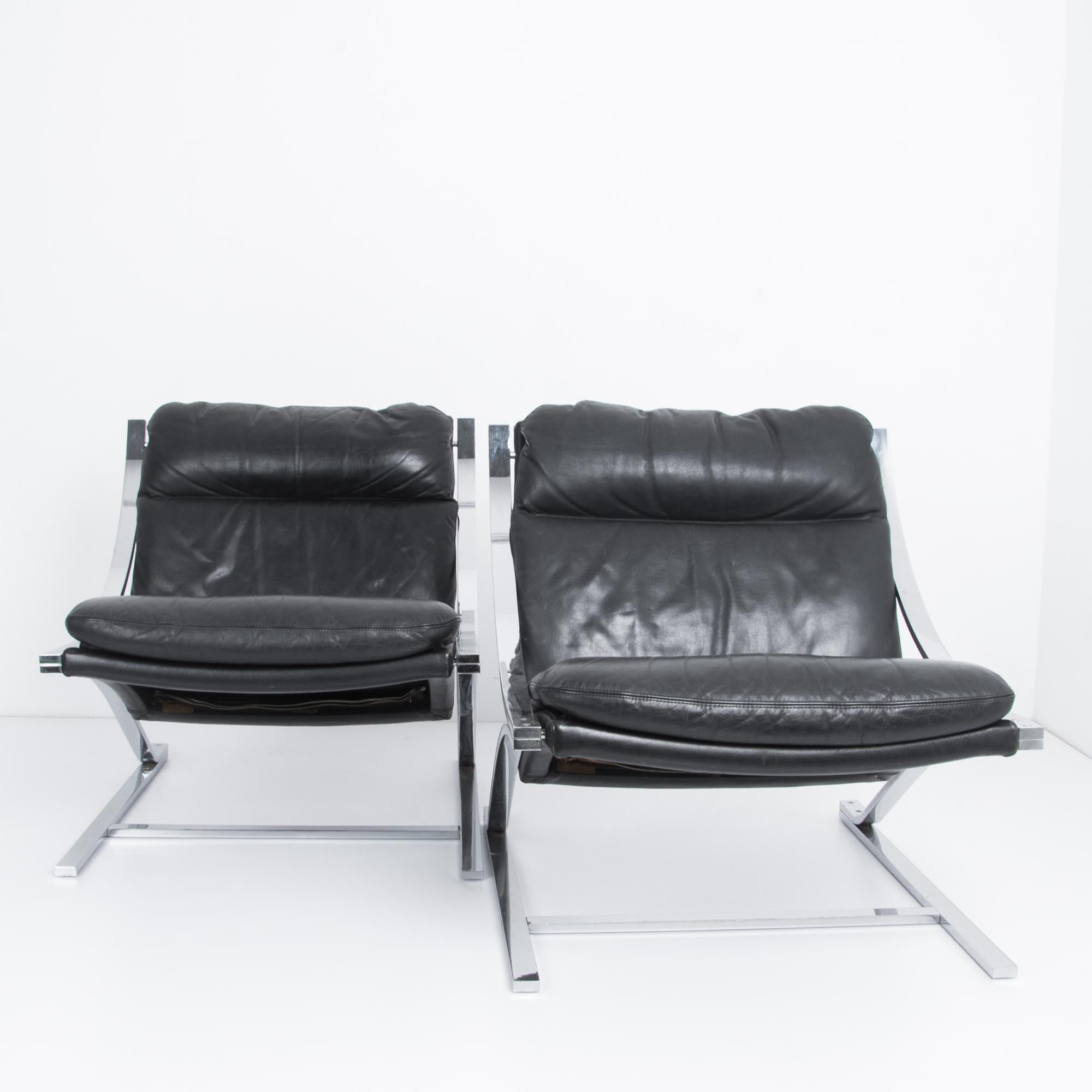 black lounge chairs