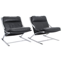 Paul Tuttle Black Leather Zeta Lounge Chairs for Strassle, a Pair