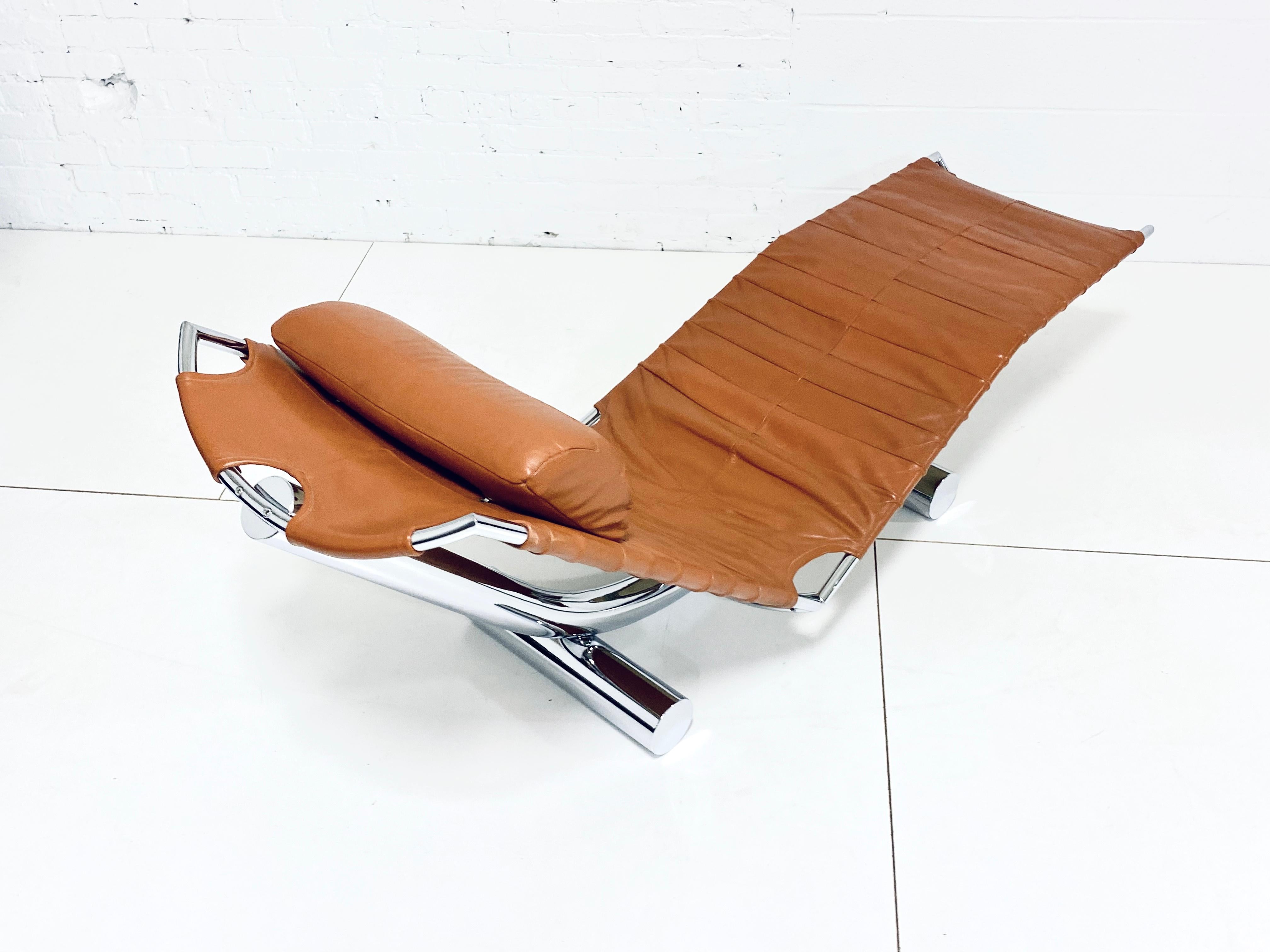 Swiss Paul Tuttle Chariot Chaise for Strassle Intl., 1972 For Sale