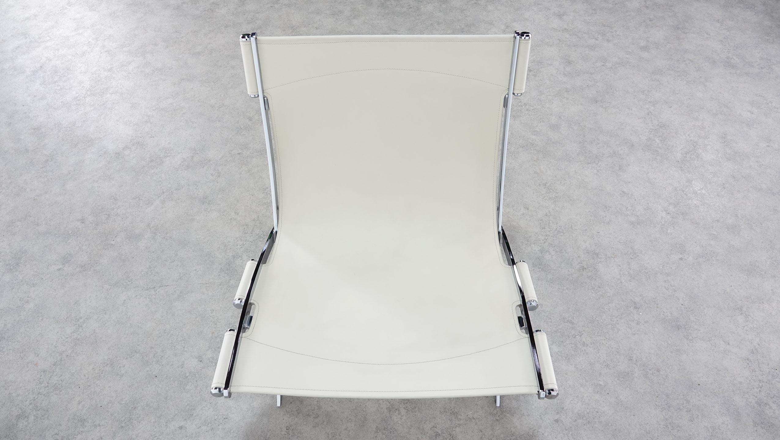 Late 20th Century Paul Tuttle for Flexform Cream Leather and Chrome Lounge Chair