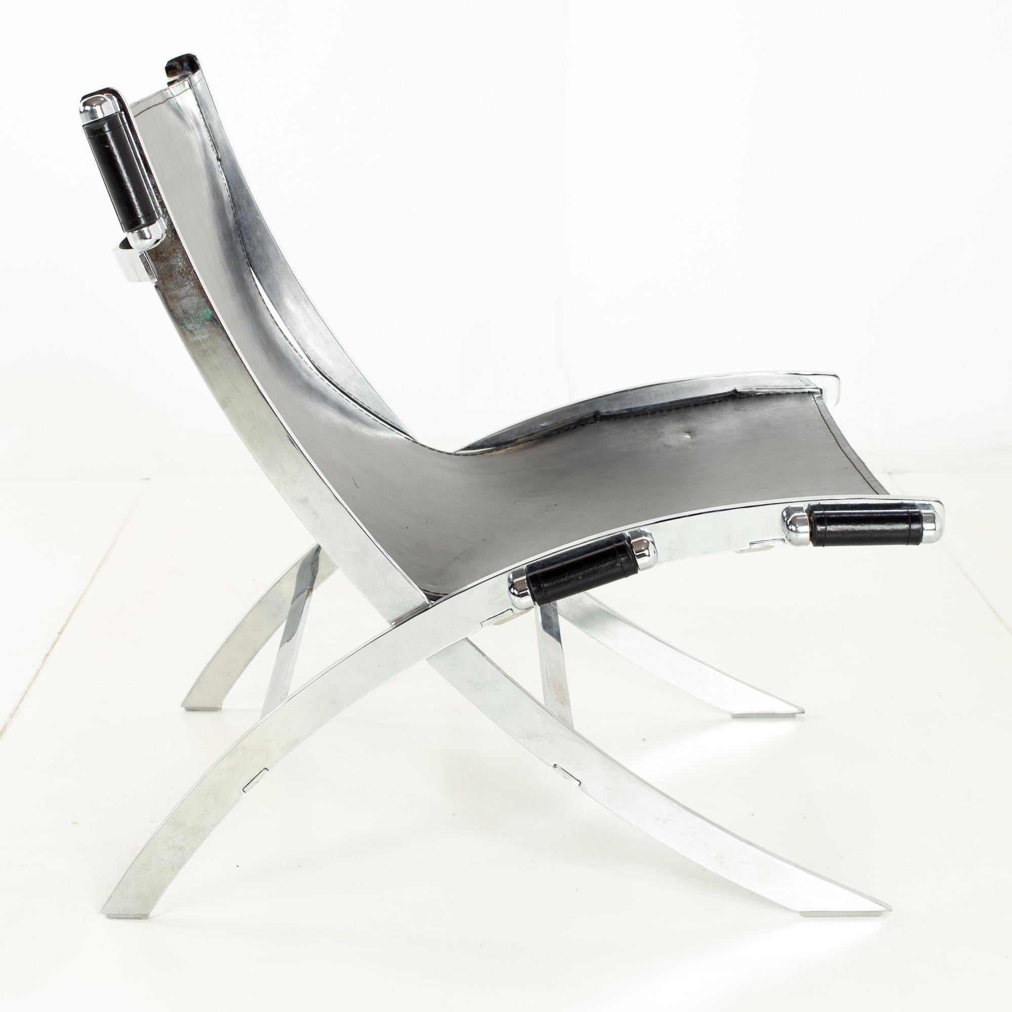 Late 20th Century Paul Tuttle for Flexform Midcentury Black Leather and Chrome Lounge Chairs, Pair
