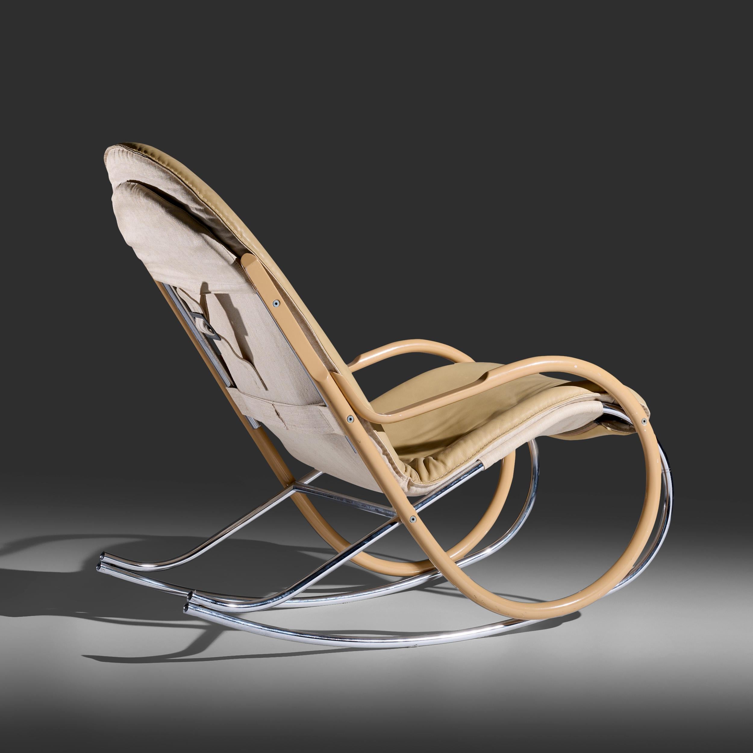 Sedia a dondolo Paul Tuttle modello 