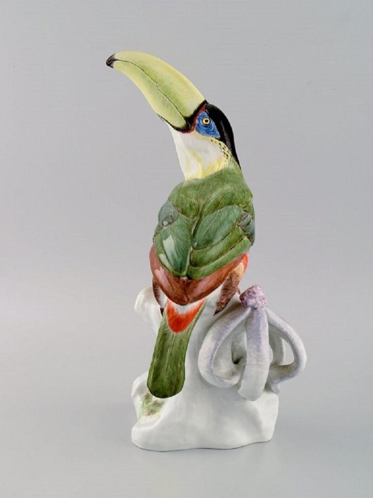 Paul Walther for Meissen. Large antique figure in hand-painted porcelain. Toucan bird. Early 20th century.
Measures: 32 x 17.5 cm.
In excellent condition.
Stamped.
1st factory quality.