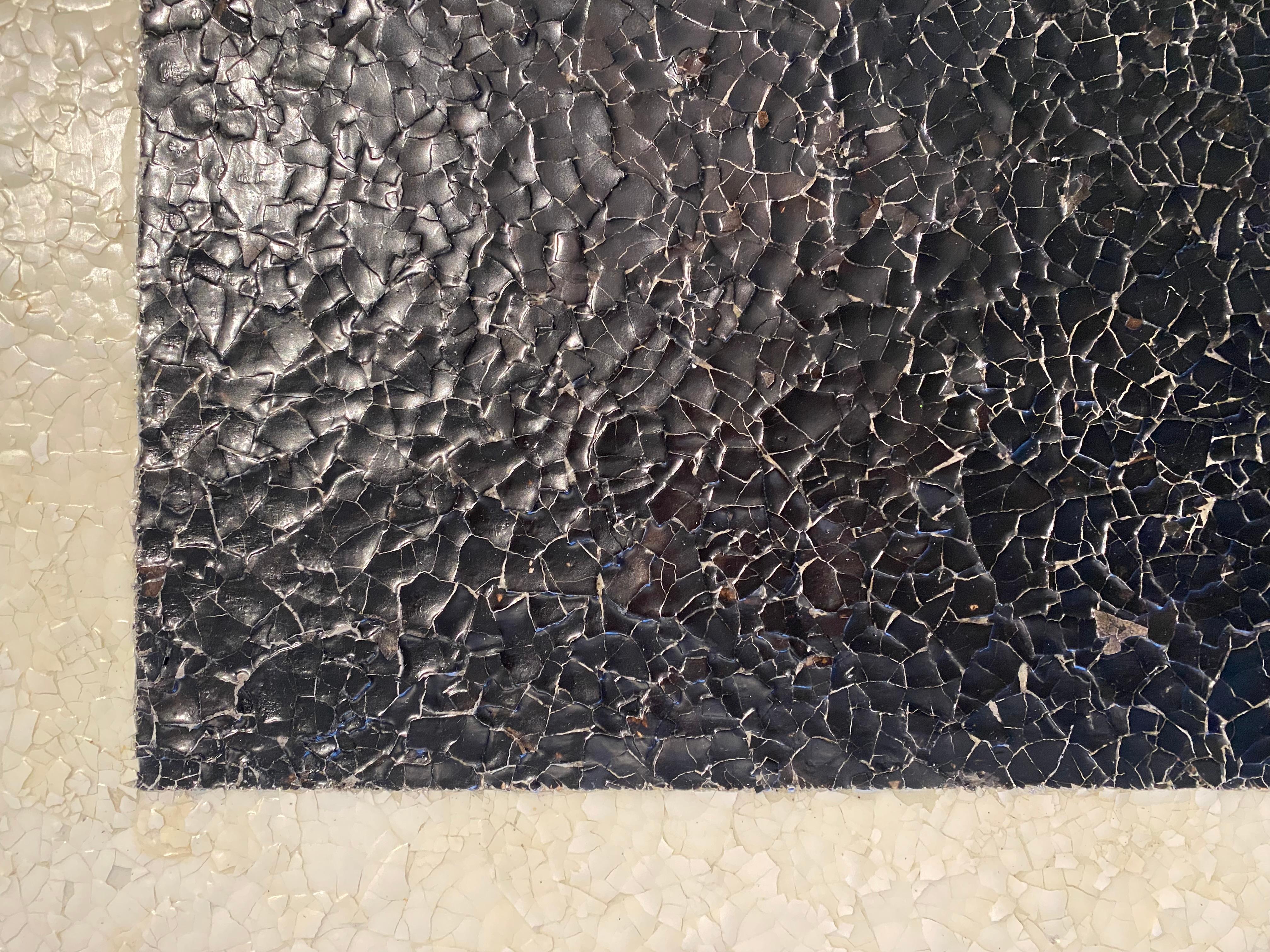 Peinture en coquille d'œuf : « Halo Malevich ! » - Contemporain Mixed Media Art par Paul Wirhun