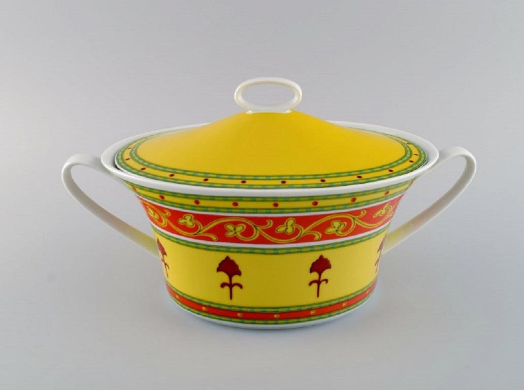Paul Wunderlich for Rosenthal. Bokhara porcelain soup tureen. 
Colorful design, late 20th century.
Measures: 30 x 16 x 16 cm.
In excellent condition.
Stamped.