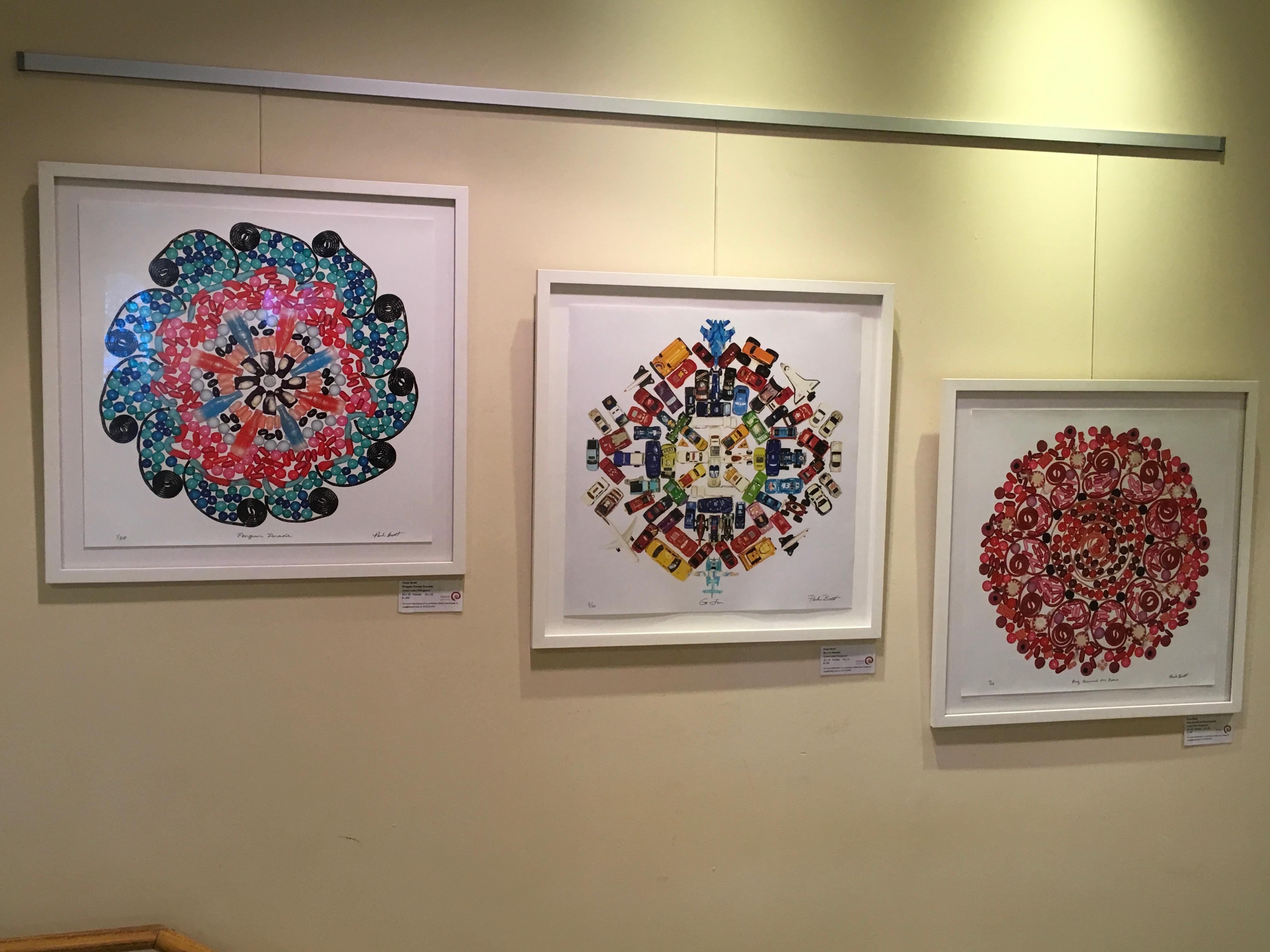 Ring Around the Rosey, Candy, Sweets, Limited Edition Fotografie, gerahmt, Herze – Photograph von Paula Brett