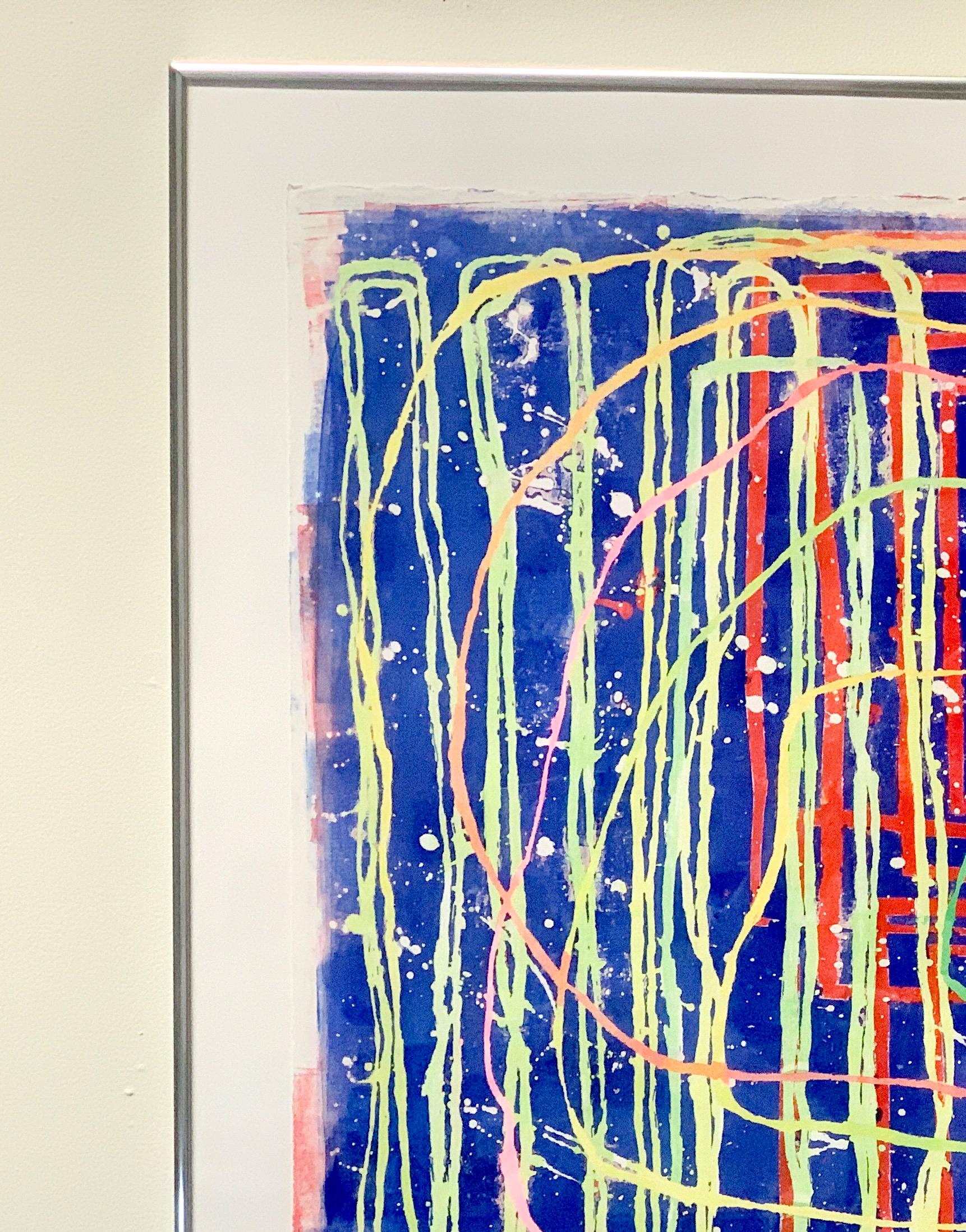 0105 : peinture gestuelle abstraite contemporaine avec des lignes vertes, rouges et roses sur bleu en vente 1