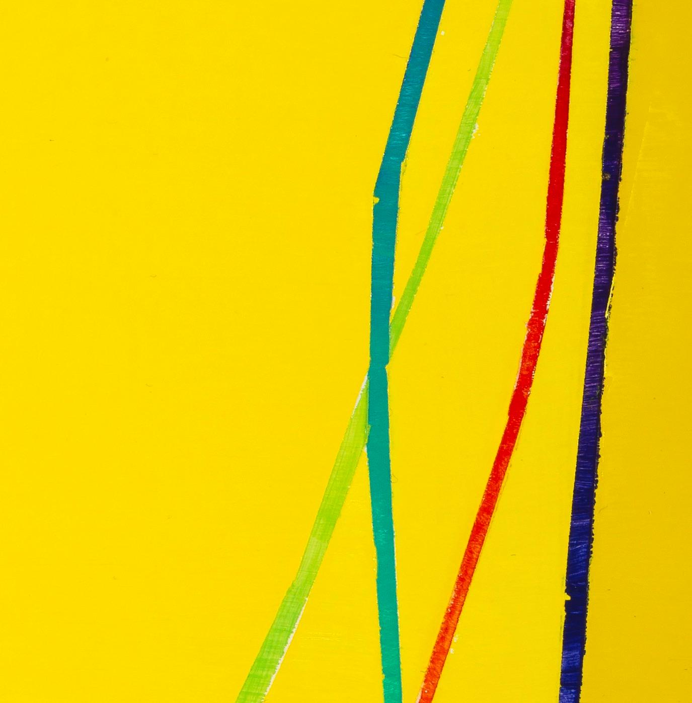 Double Catenary: Tafelbild mit mehrfarbigen Bogenlinien auf Gelb und Grün (Abstrakt), Painting, von Paula Cahill