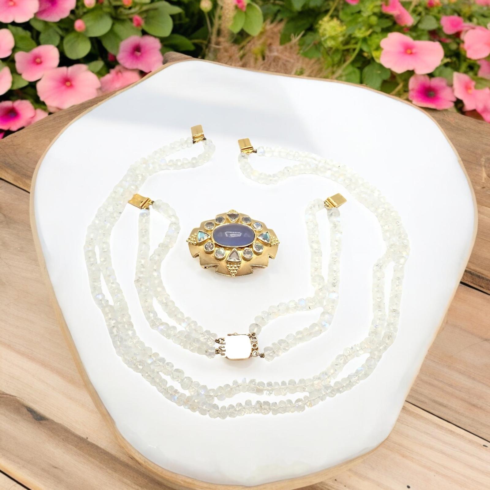 Paula Crevoshay Yellow Gold Moonstone Chalcedony Brooch Bracelet Necklace Set en vente 6