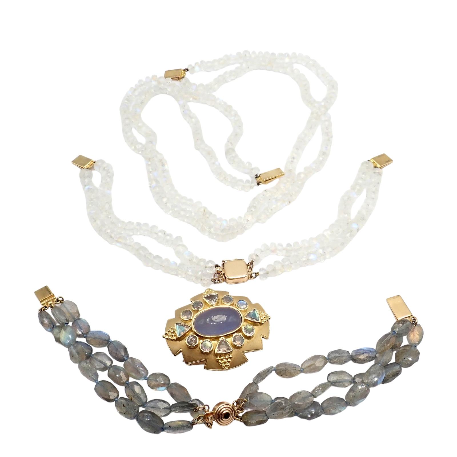 Paula Crevoshay Yellow Gold Moonstone Chalcedony Brooch Bracelet Necklace Set en vente 1