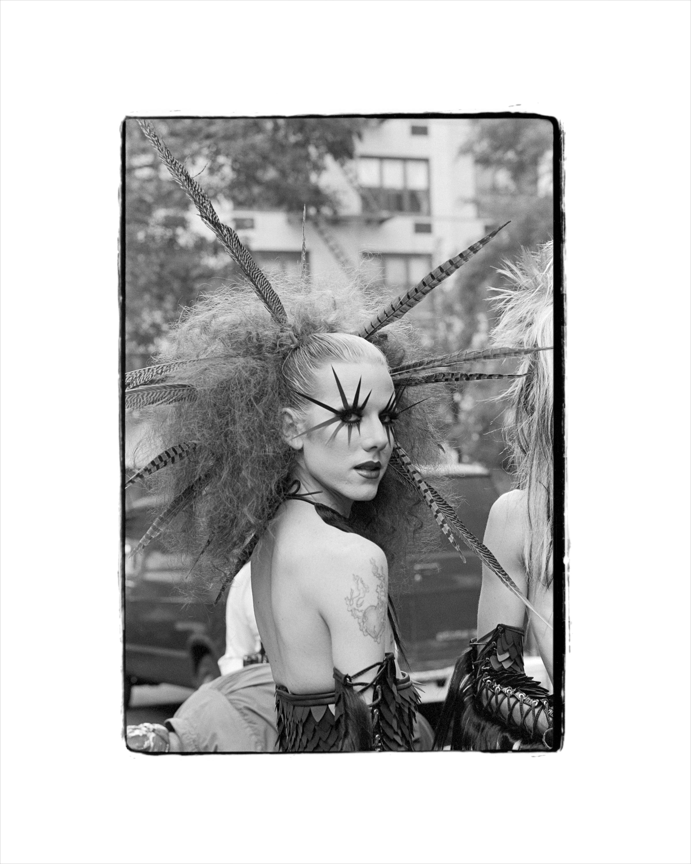 Paula Gately Tillman Black and White Photograph – Miss Guy, Wigstock, Tompkins Square, New York City