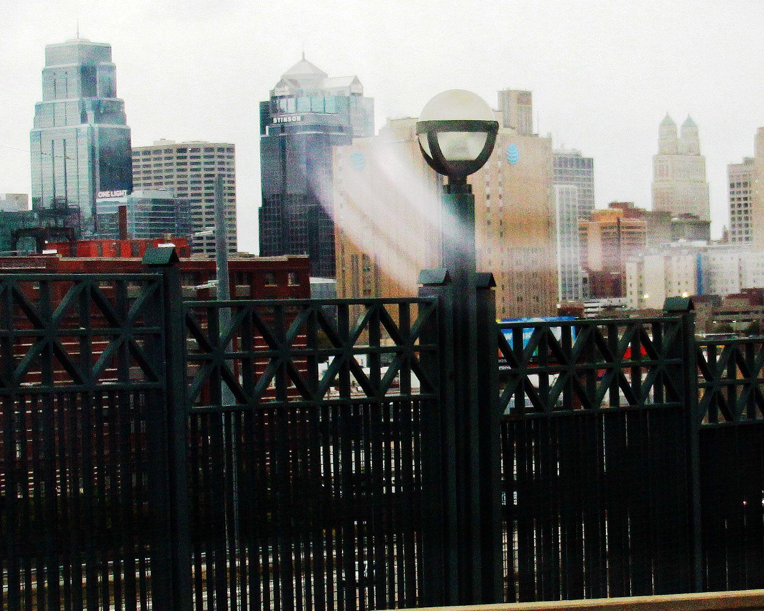 Color Photograph de Paula Holmes - Beacon Hill (40% DE DESCUENTO SOBRE EL PRECIO DE LISTA)