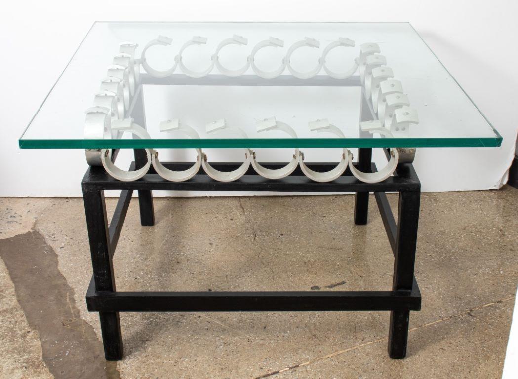 Paula Meizner „24 in a Square“ Niedriger Tisch mit Glasplatte im Zustand „Gut“ im Angebot in New York, NY