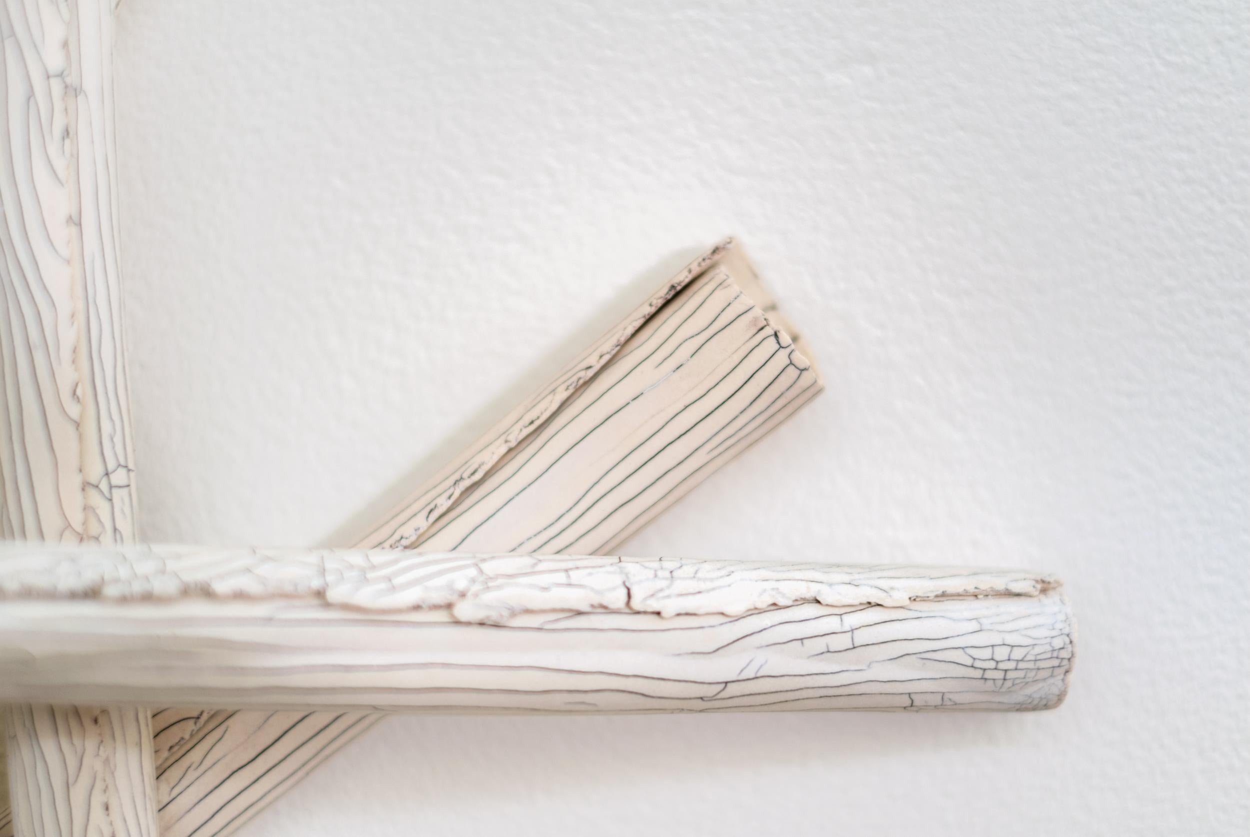 Amass X - zeitgenössisch, abstrakt, Porzellan, Wandskulptur im Angebot 5