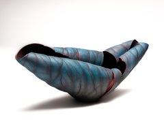 Ebb and Flow - teal blue, zeitgenössisch, abstrakt, Porzellan, Skulptur