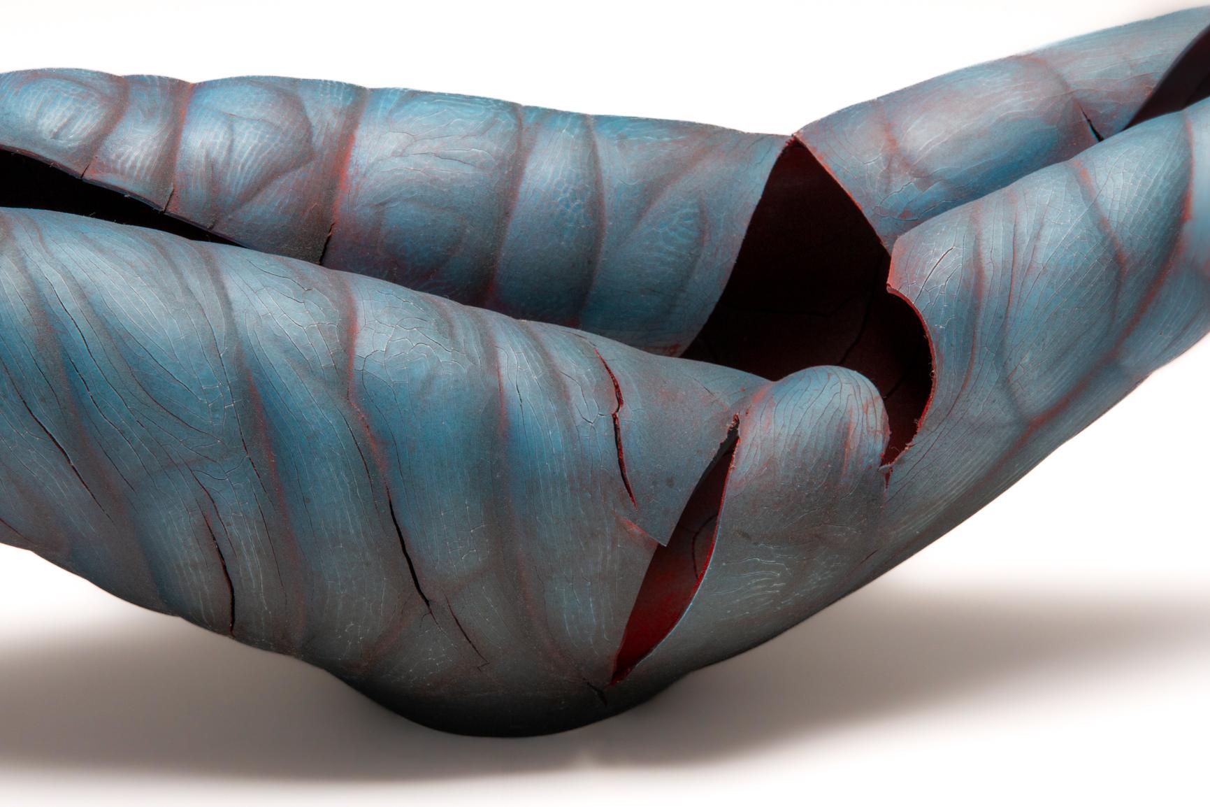 Ebb and Flow - scultura contemporanea, astratta, in porcellana, di colore blu alzavola in vendita 4
