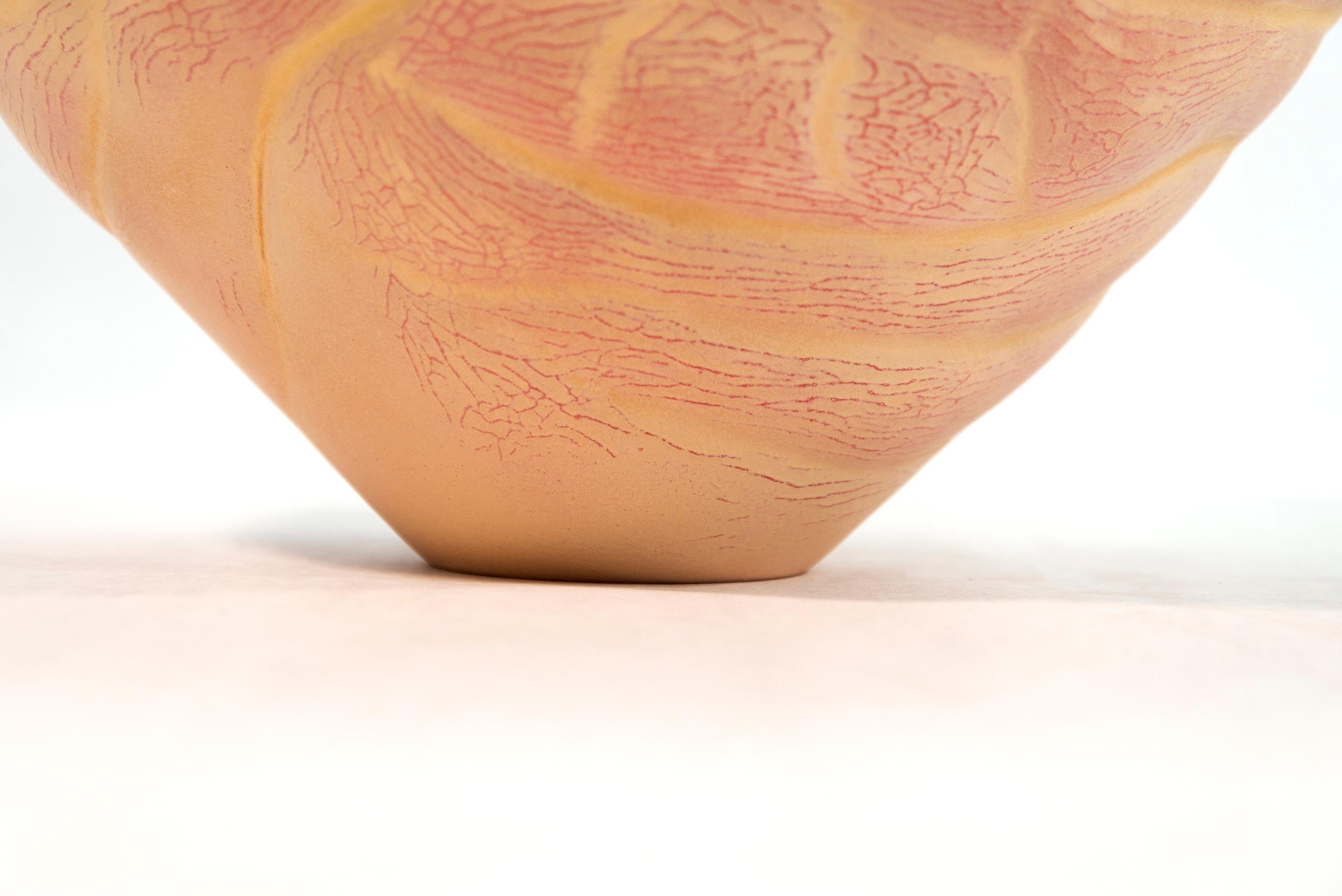 Fuerza de la Naturaleza - escultura de porcelana intrincada, inspirada en la naturaleza y modelada a mano en venta 4