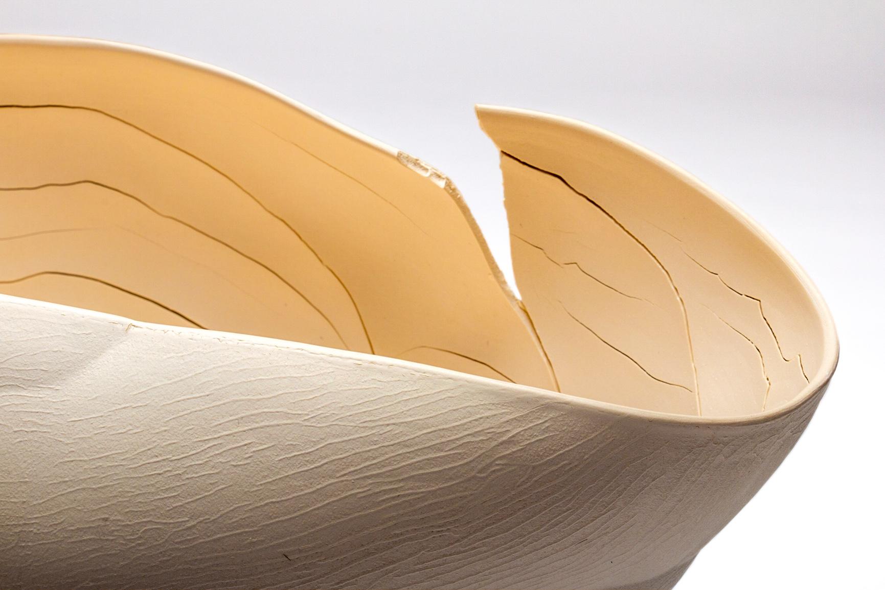 Paisaje interior - blanco crema, contemporáneo, abstracto, porcelana, escultura en venta 2