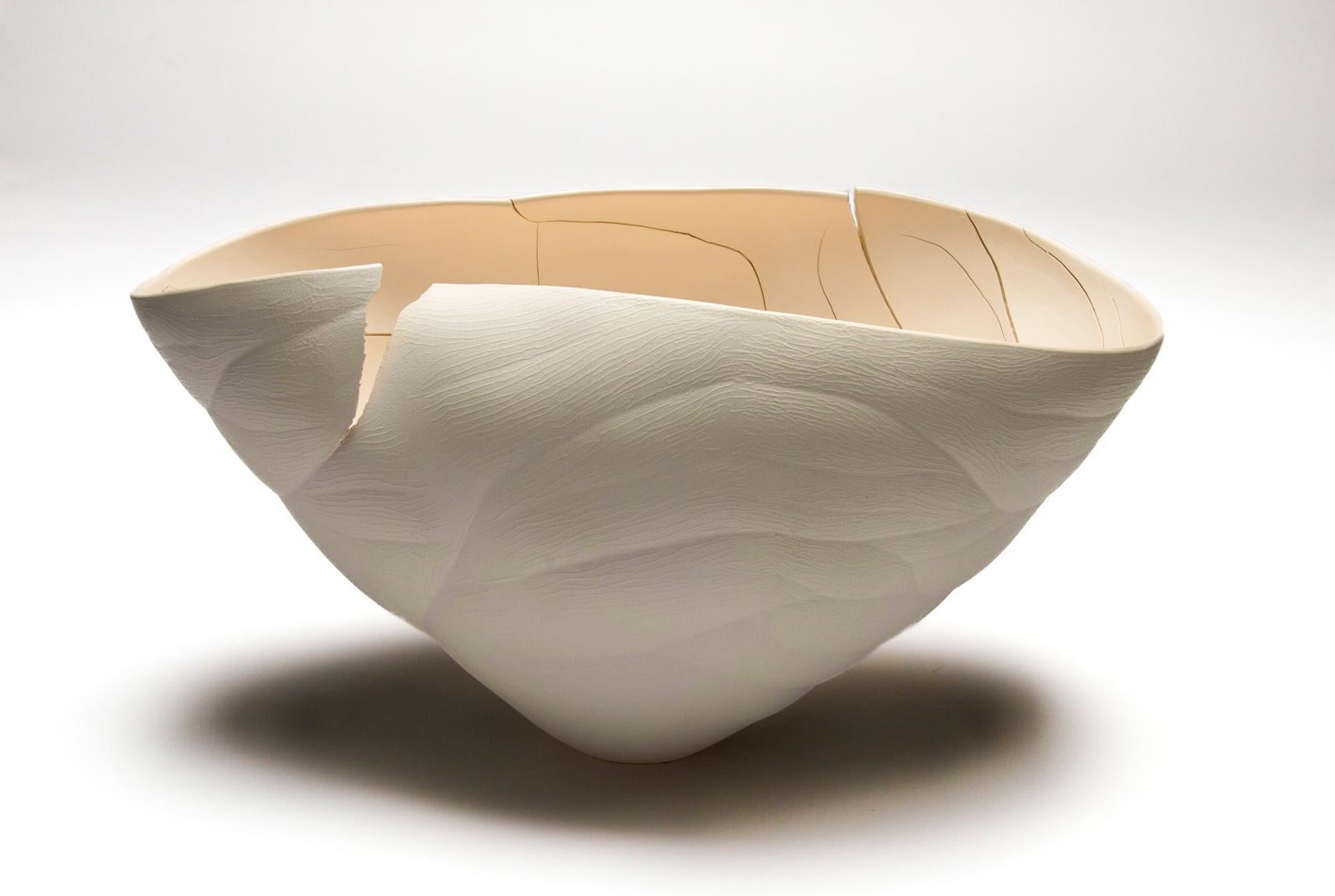 Paisaje interior - blanco crema, contemporáneo, abstracto, porcelana, escultura - Sculpture de Paula Murray