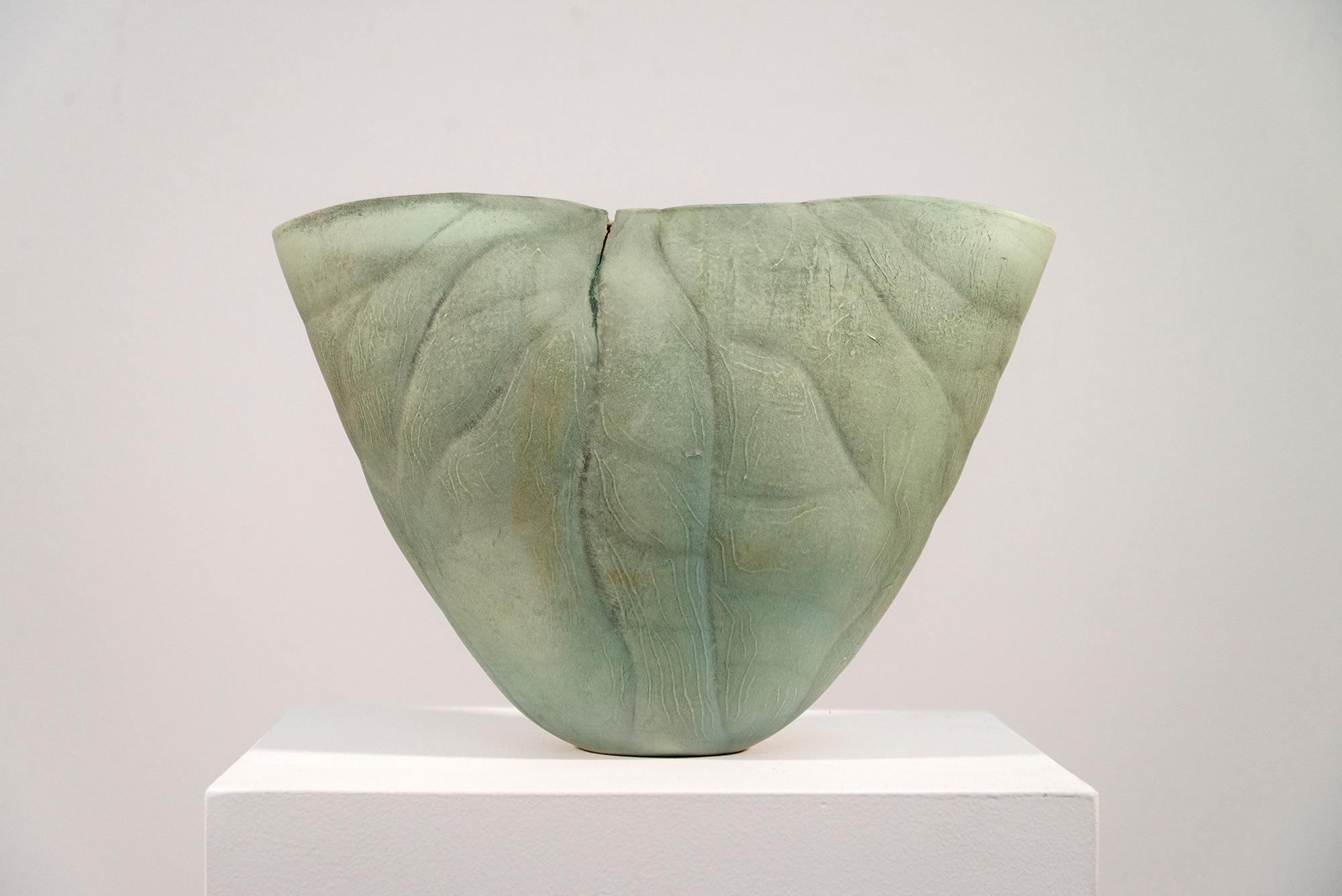 Musgo - verde, decorativo, contemporáneo, abstracto, porcelana, escultura - Sculpture Contemporáneo de Paula Murray