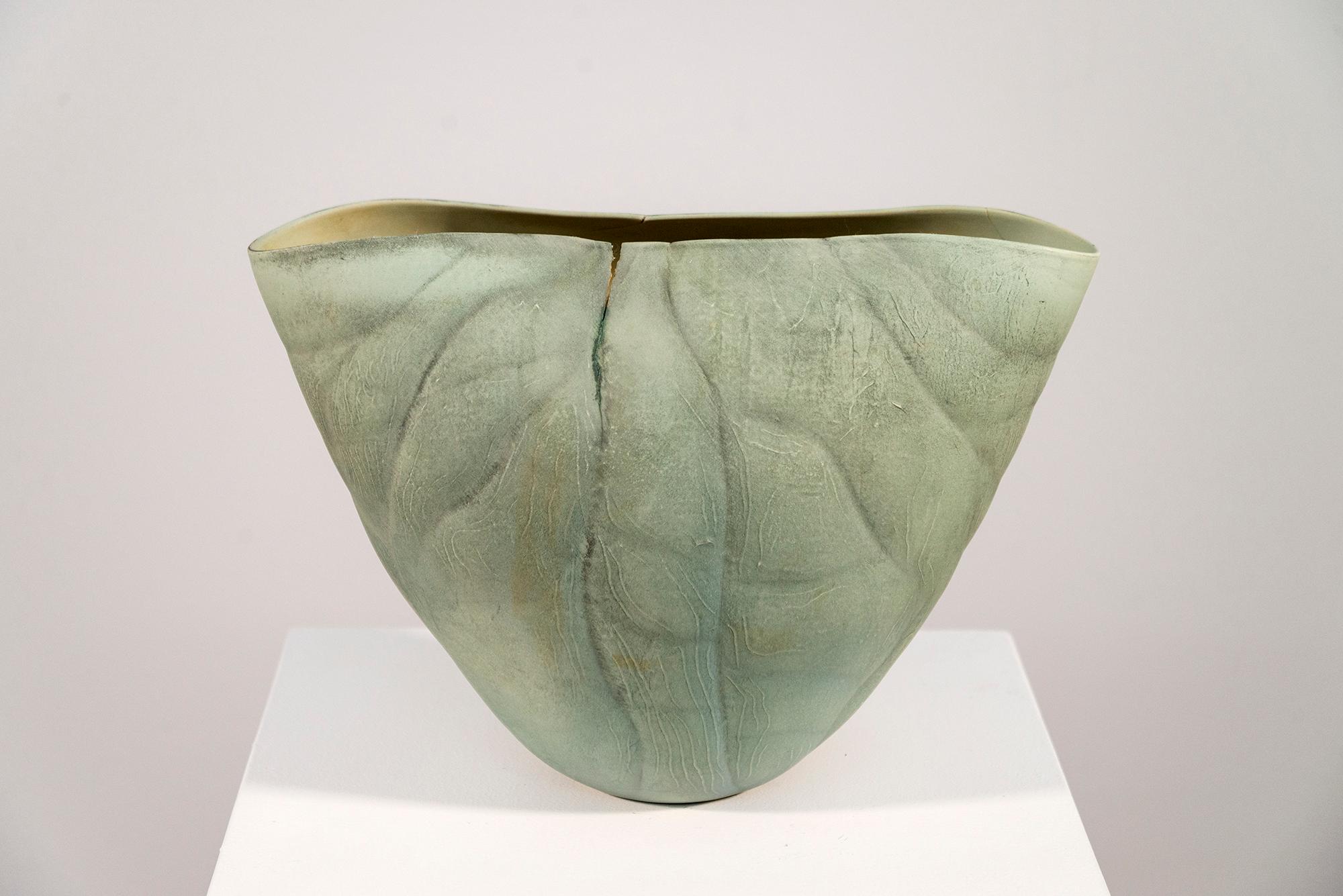 Musgo - verde, decorativo, contemporáneo, abstracto, porcelana, escultura - Sculpture de Paula Murray