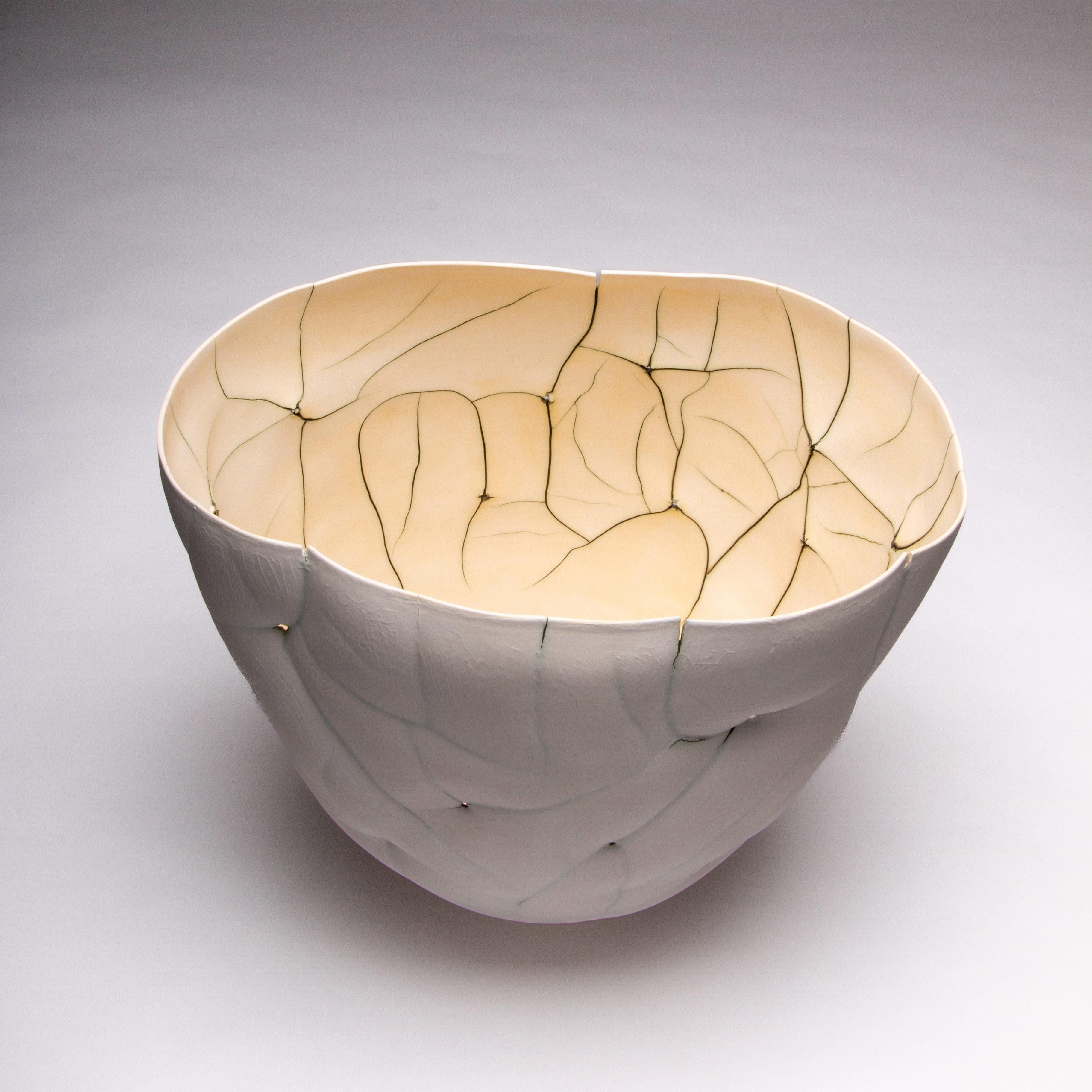 Permeable Skin - blanc, contemporain, abstrait, porcelaine, sculpture en vente 2