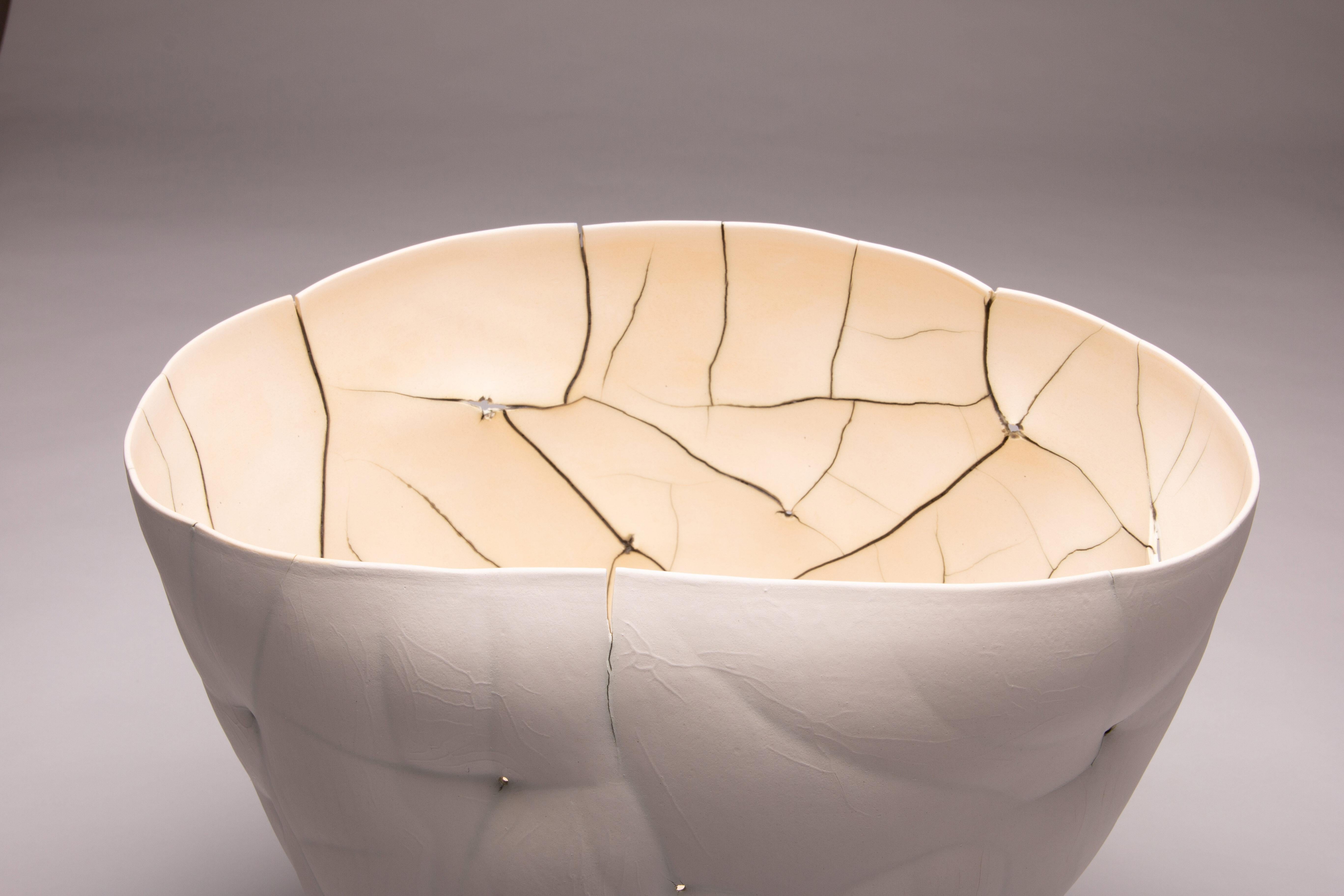 Permeable Skin - blanc, contemporain, abstrait, porcelaine, sculpture en vente 3
