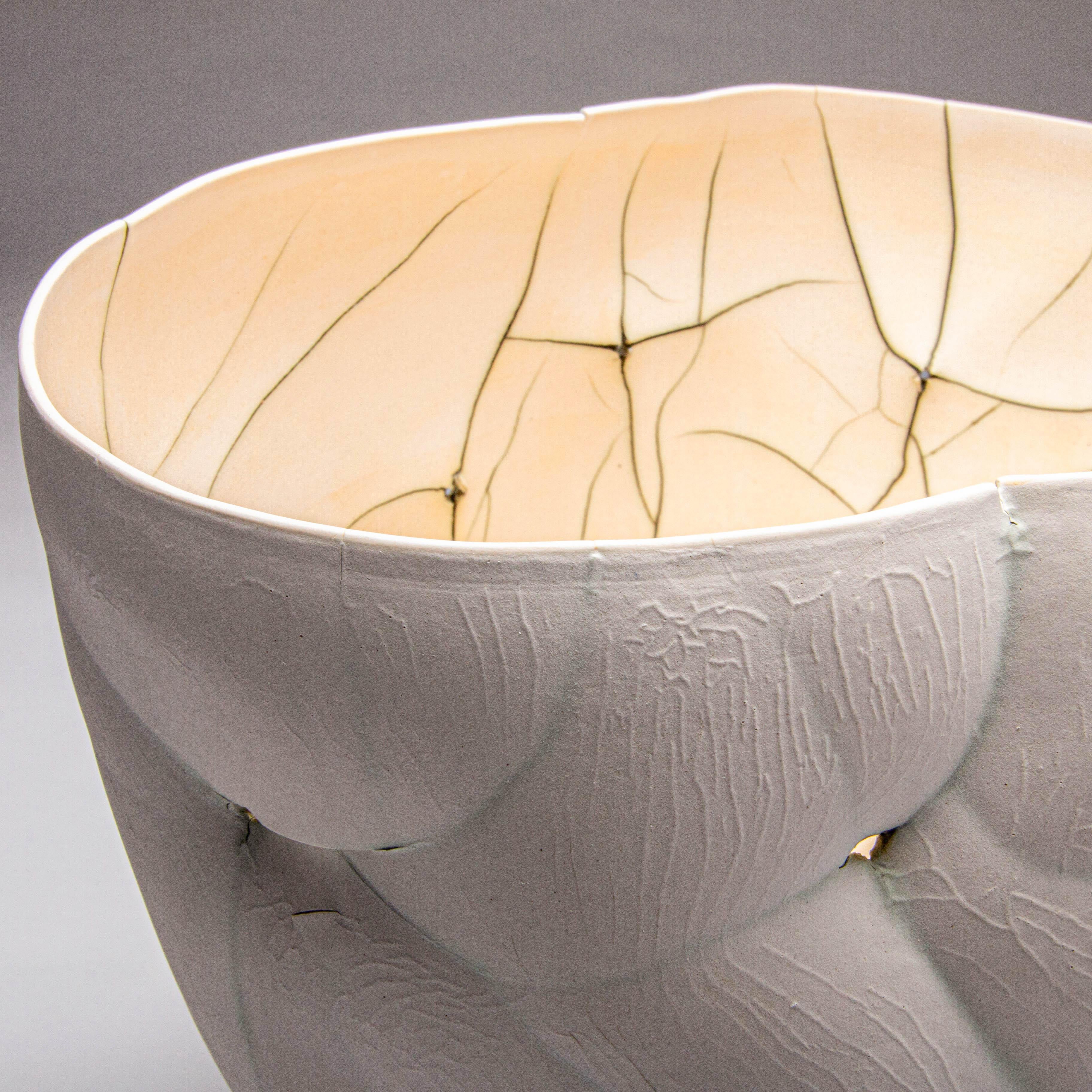 Permeable Skin - blanc, contemporain, abstrait, porcelaine, sculpture en vente 4