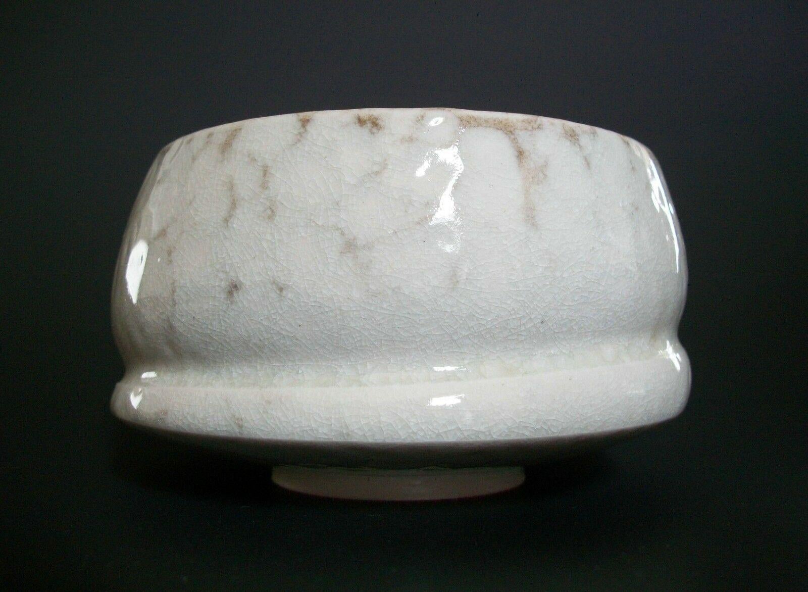Paula Murray, Glazed Wheel Thrown Sculptural Porcelain Bowl, Canada, C. 1997 For Sale 5
