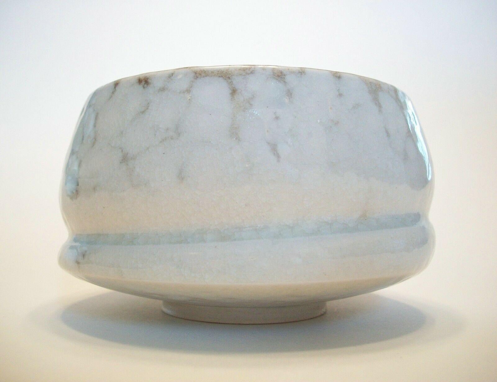 Canadian Paula Murray, Glazed Wheel Thrown Sculptural Porcelain Bowl, Canada, C. 1997 For Sale
