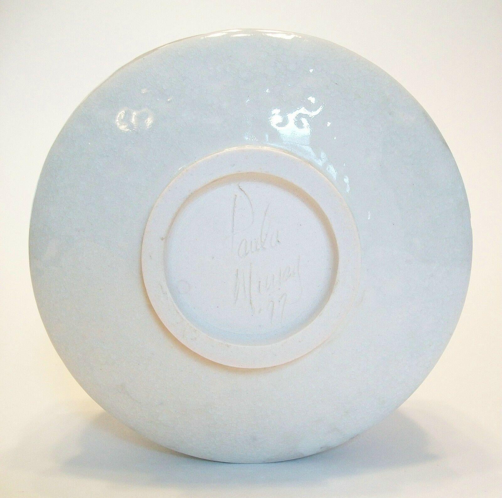 Paula Murray, Glazed Wheel Thrown Sculptural Porcelain Bowl, Canada, C. 1997 For Sale 1